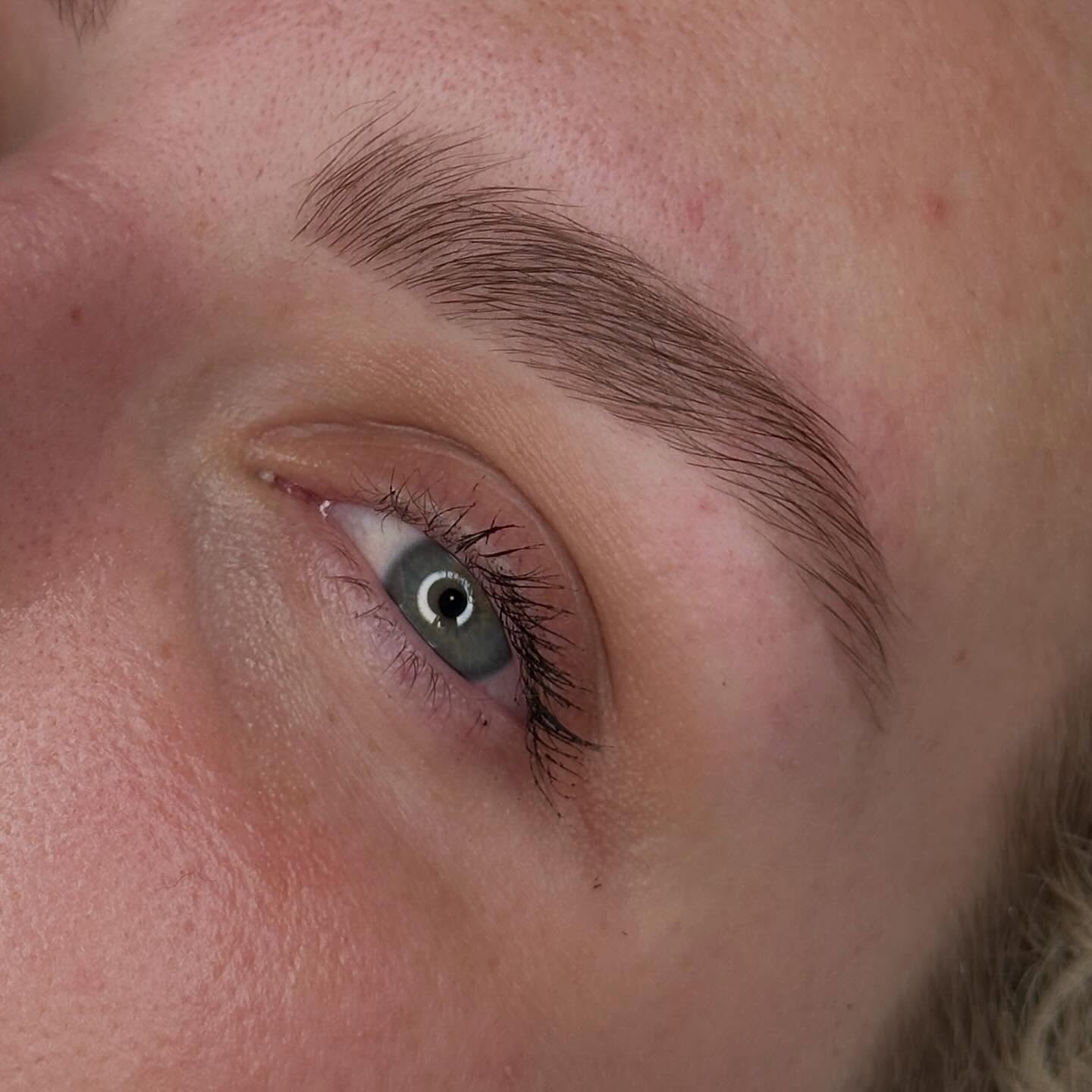 How natural and fluffy do these brows look!
A shape and tint is the perfect way to create a natural and soft brow ✨
#brows #browcode #beauty #embellirnz