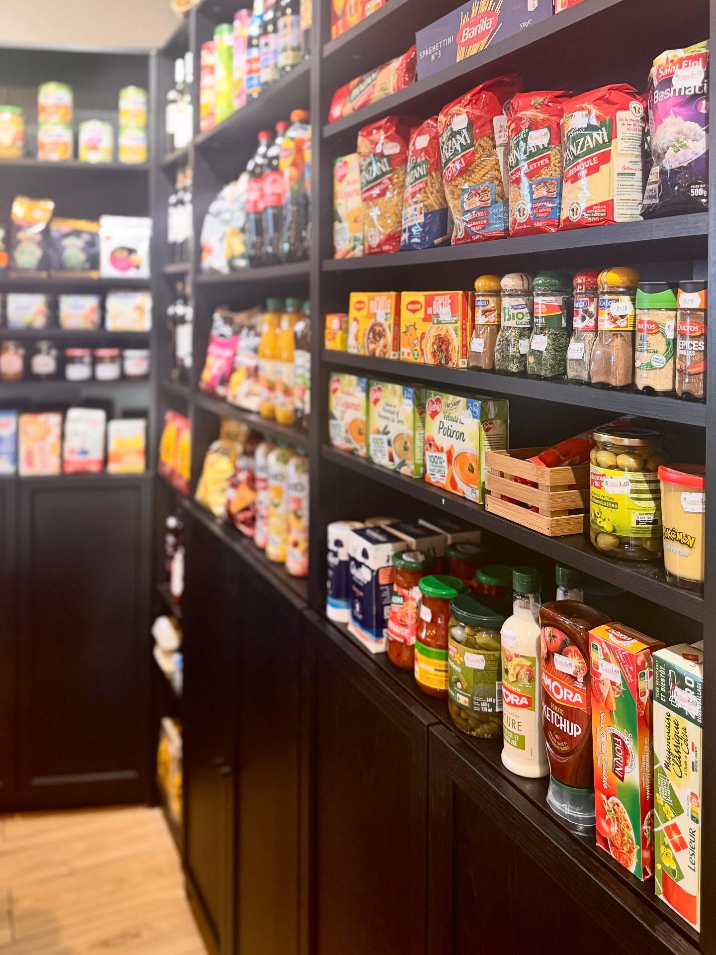 Le petit épicier du coin, celui qui vous soulage des petits oublis du quotidien.
Retrouvez vos produits au Café du Commerce. Un produit manquant, nous écoutons vos suggestions et ferons de notre possible pour répondre à vos attentes.
Le multi-commerce au cœur du village,
Tel. 0955816141