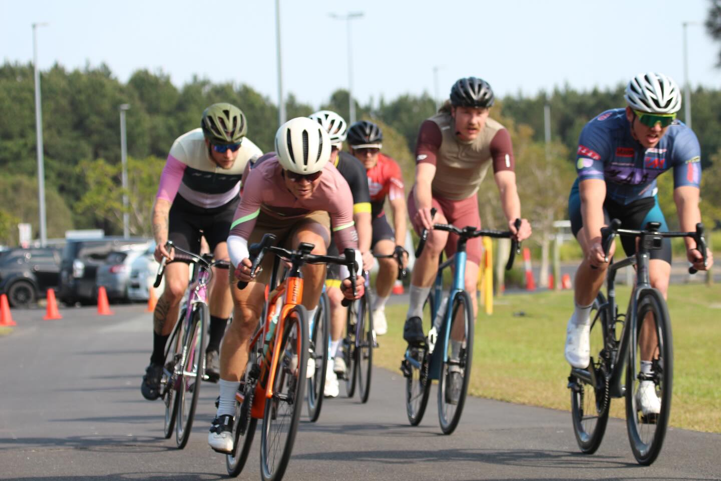This Sunday: Spring Crit Series Finale 🚴💨
Fast, tight racing and killer coffee ☕ by the D Grade Coffee Shop.
🏆 $50 vouchers for grade winners
🥈 Bidons for runner-ups
🎁 Junior prizes for all!
Don’t miss it—or watch everyone else take the glory! 🔥Entry link in bio
#byronbay #critracing #roadbikelife #critday #womenincycling #juniorcycling #byronbaycycleclub #