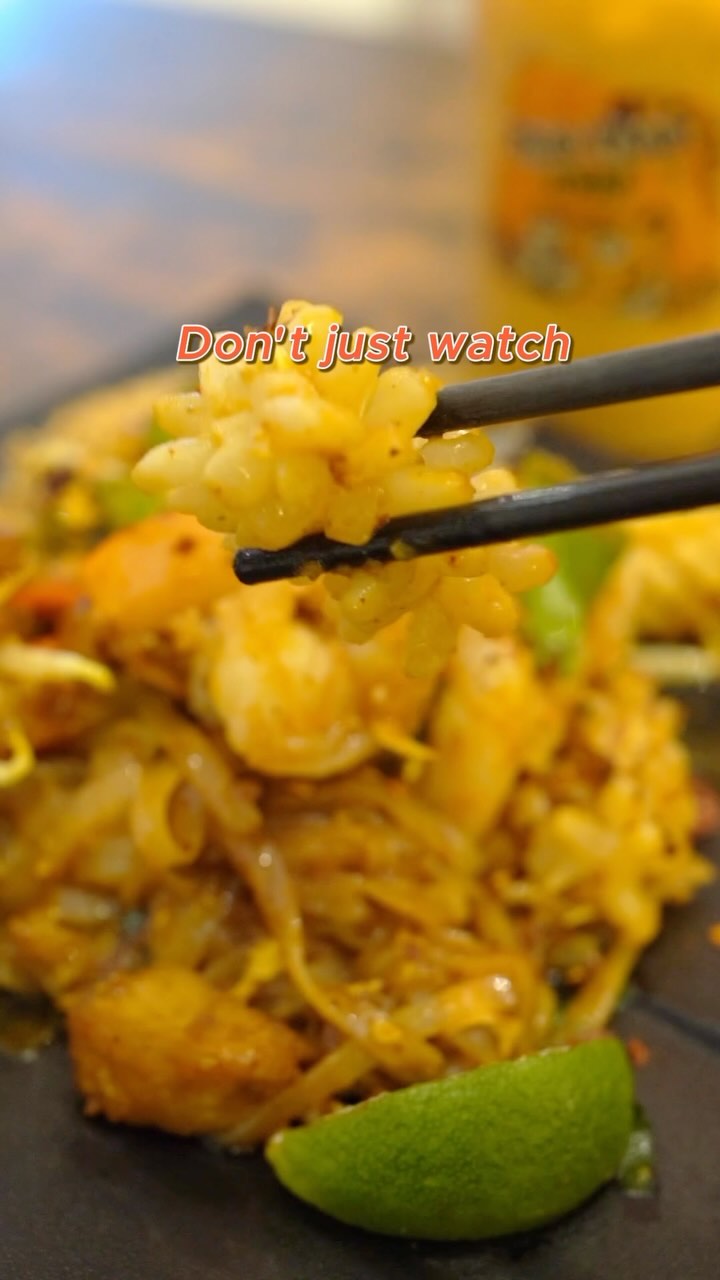 ๐ Taste the wok-fired magic
Every plate is freshly tossed to orderโbold flavours, vibrant colours, and textures that hit all the right notes. From the sweet and savoury Original Pad Thai to fiery Tom Yum Olio and zesty Garlic Black Pepper Olio, each bite is crafted to satisfy your cravings.
๐ Taste it, love it, repeat.
๐ paadpaadthai.sg
๐ IMM BUILDING #01-K07, 2 Jurong East Street 21
๐ฒ Available now on GrabFood.
#PaadPaadThai #PadThaiLovers #ThaiFoodie #TasteTheTwist #FoodieSingapore #QuickBitesSG