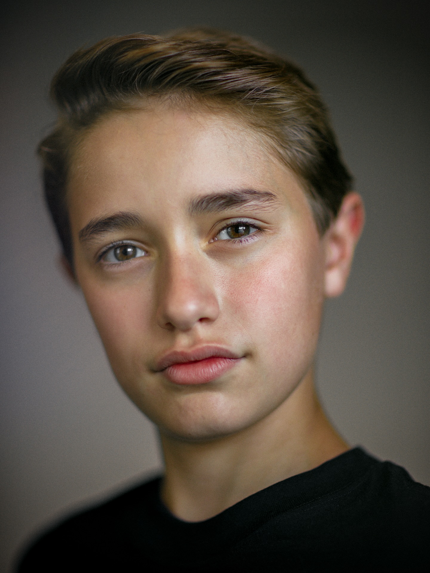 🎬 Spotlight on Gustav! 📸
Unser wohl bisher jüngster Shooting-Star hat einen großen Traum: Schauspieler werden.
Wir durften ihn mit Fotos für seine Set-Card
unterstützen – und sind sicher: das ist erst der Anfang! 💫
👉 Wir drücken Gustav alle Daumen und wünschen ihm ganz viel Erfolg auf seinem Weg.
📸 Lust auf eigene Bewerbungsfotos oder ein individuelles Shooting? Melde dich bei uns!
#donauwörth #huckleberryking