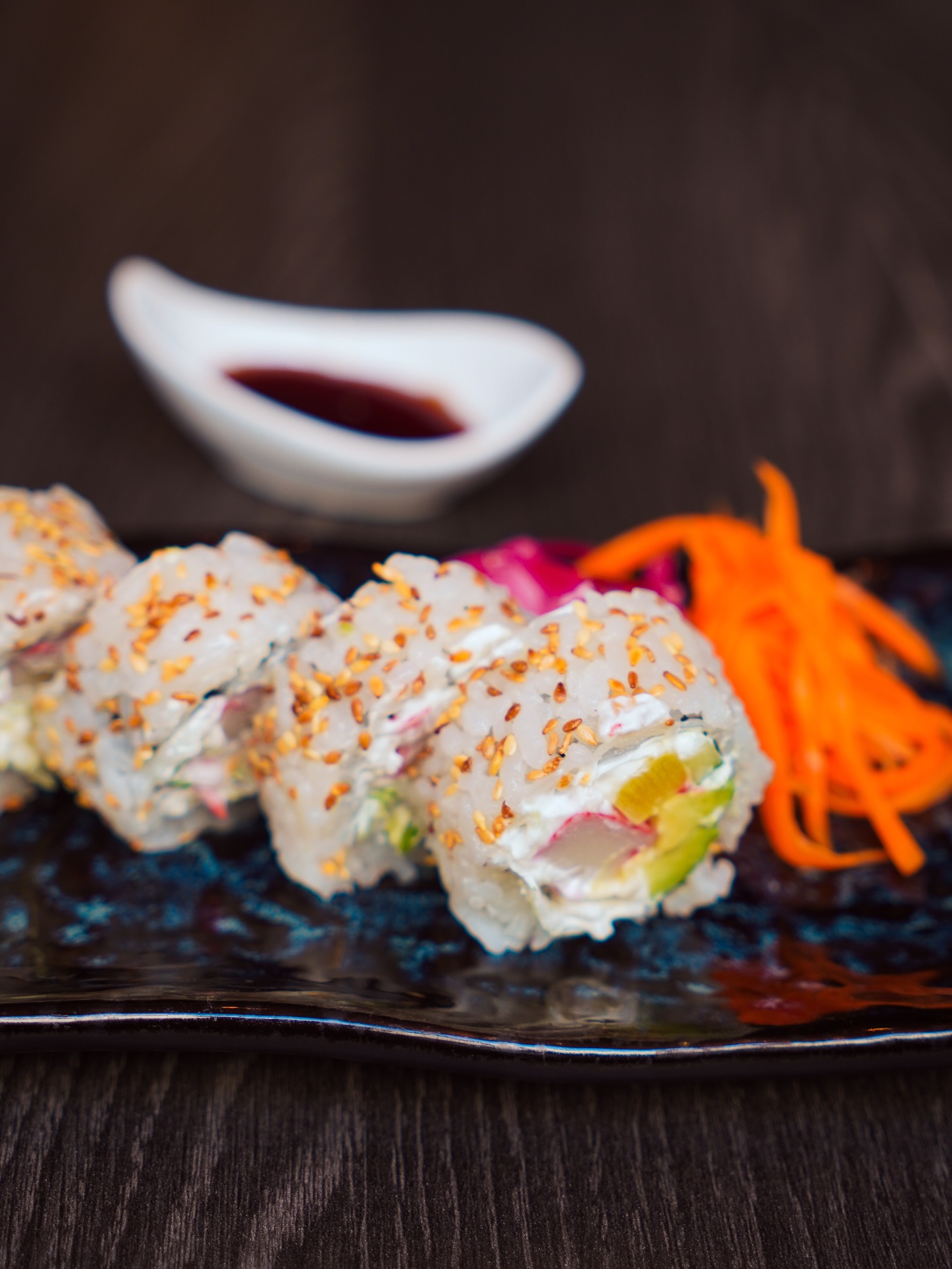 🍣 Rullar du också rakt in i veckoslutet med sushi? Det finns få saker som slår en perfekt sushikväll.
Perfekt att ta med eller äta på plats. Vi finns på Östra Larmgatan 9 🫶🏼🥢
#sushigöteborg #gbgfood #restauranggöteborg #sushitakeaway #middagstips #instafood #lunchgöteborg