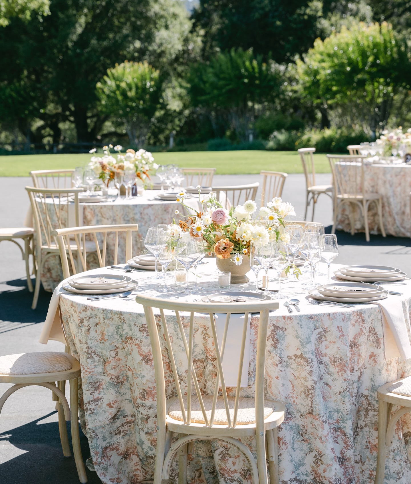 Us + intimate dinners 🤝🏼
There’s nothing we love more than crafting an intimate dining experience — where guests can truly connect and soak in every moment of a day that’s been months (or years!) in the making ✨
One common misconception? That intimacy only works for small weddings. Not true. Even with 200+ guests, thoughtful design can create warmth and connection.
One of our favorite ways: mixing rounds + rectangles and swapping out traditional 10-12 person tables for smaller 6-8 person settings. It transforms the energy in the room, encourages meaningful conversation, and opens up endless opportunities to play with layout, textures, and linens.
The result? A space that feels personal, purposeful, and uniquely you.
#carmelvalley #californiaweddingplanner #holmanranch #carmelweddingplanner #californiawedding
Photographer: @paulinaperrucciphoto
Planning + Design: @StyledByLinds_
Specialty Rentals: @hensleyeventresources @blueprintstudiosevents
Florals: @fridayflowersevents
Venue: @holmanranch
Linen: @bbjlatavola