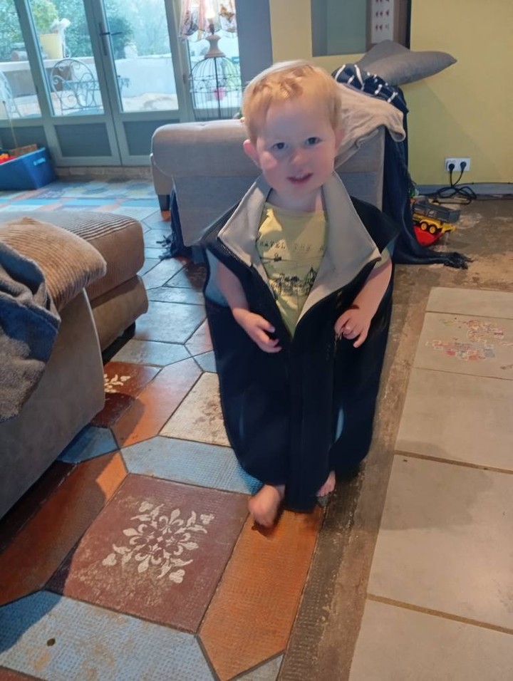 Perhaps a size or two too big 🤔
Looking more 'Hogwarts' than 'Le Hibou Chic' 🦉
#growingroom #lehibouchic #startthemyoung