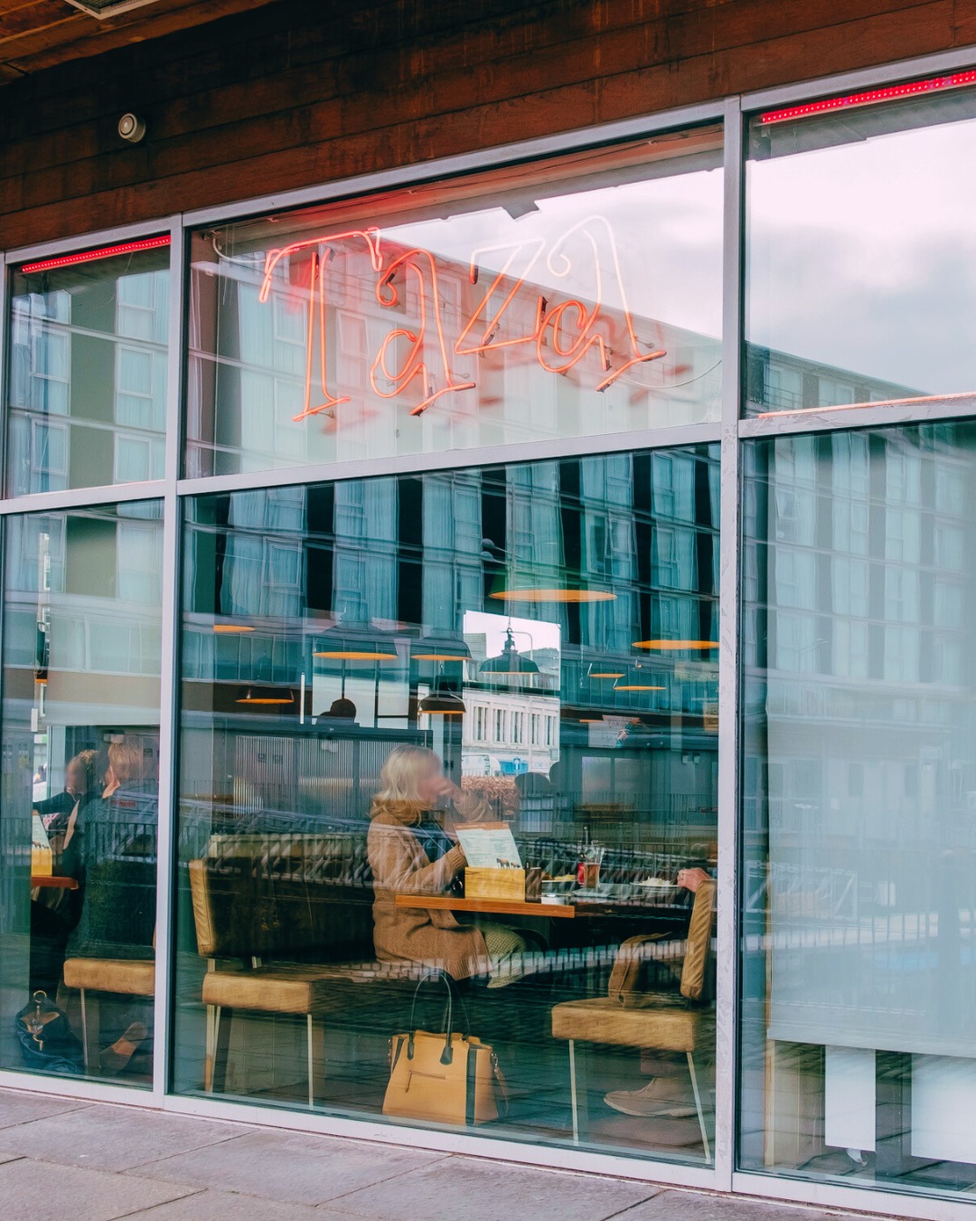 Good food, warm smiles, and family time โ thatโs Taza. Make memories over authentic dishes everyone loves. ๐
โจ Book your table today and bring the family
๐ 01382 227722
๐ link in bio
.
.
.
#TazaRestaurant #DundeeEats #IndianCuisine #DundeeFoodies #IndianBuffet #CurryNight #SpiceUpYourLife #TazaDundee #FoodieFindsDundee #FoodieAdventure #DundeeDining #TasteOfIndia #DundeeCityQuay #BuffetFeast #ExploreDundee #IndianFlavours #DundeeFoodScene #FoodLove #DundeeRestaurants #IndianFoodUK #DineInDundee #DundeeFoodCulture #BookNow #DundeeDinner #DundeeCity #ExploreScotland