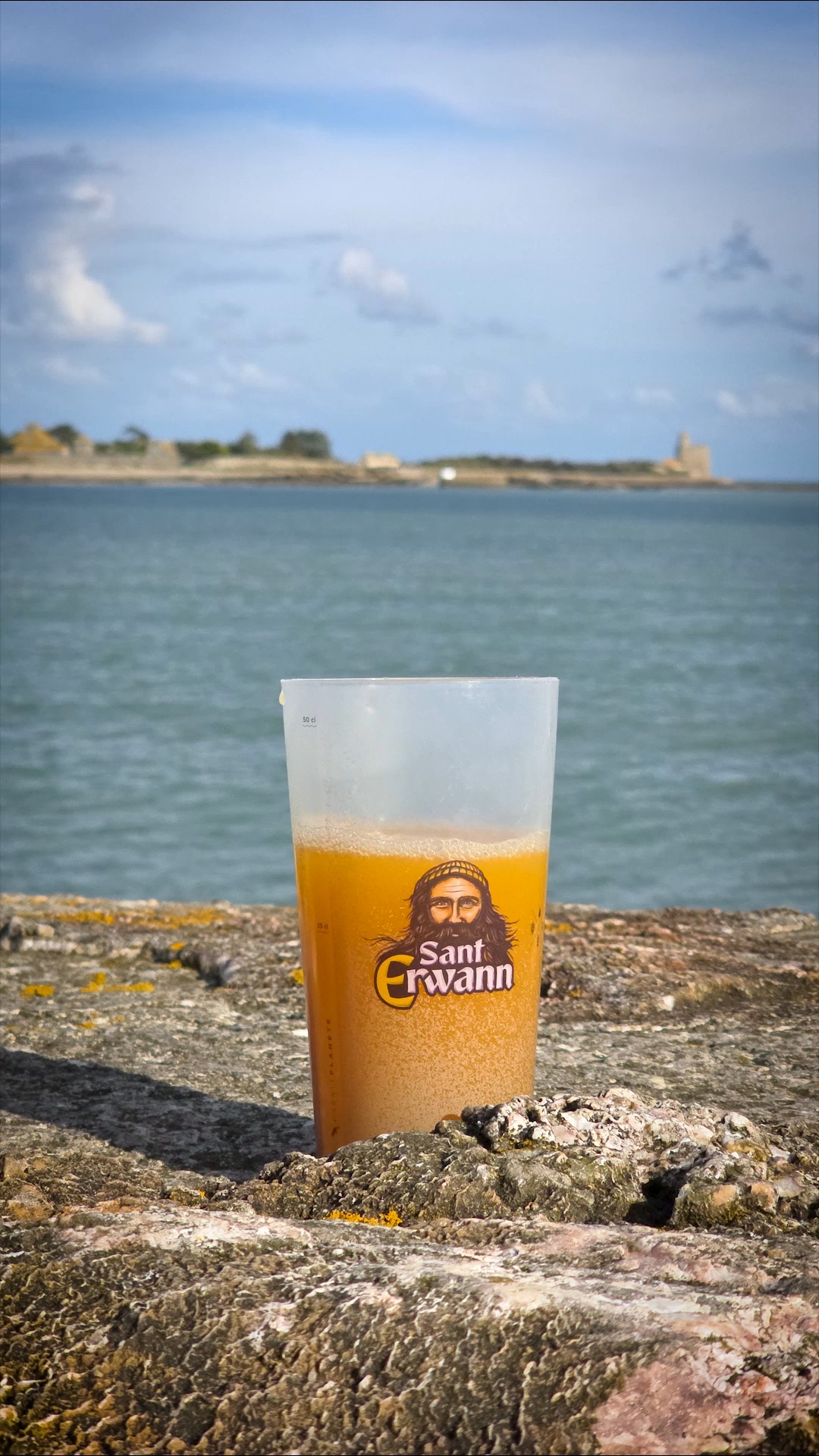 🎬 Tic tac tic tac... Time Out pour la 56e Solitaire du Figaro Paprec ! La @brasseriedebretagne a vibré avec nous, adouci les heures d'attentes aux passages des lignes d'arrivée ou contribué à célébrer nos marins ! Merci 🙏
#LaSolitaire #IciNaissentLesLégendes