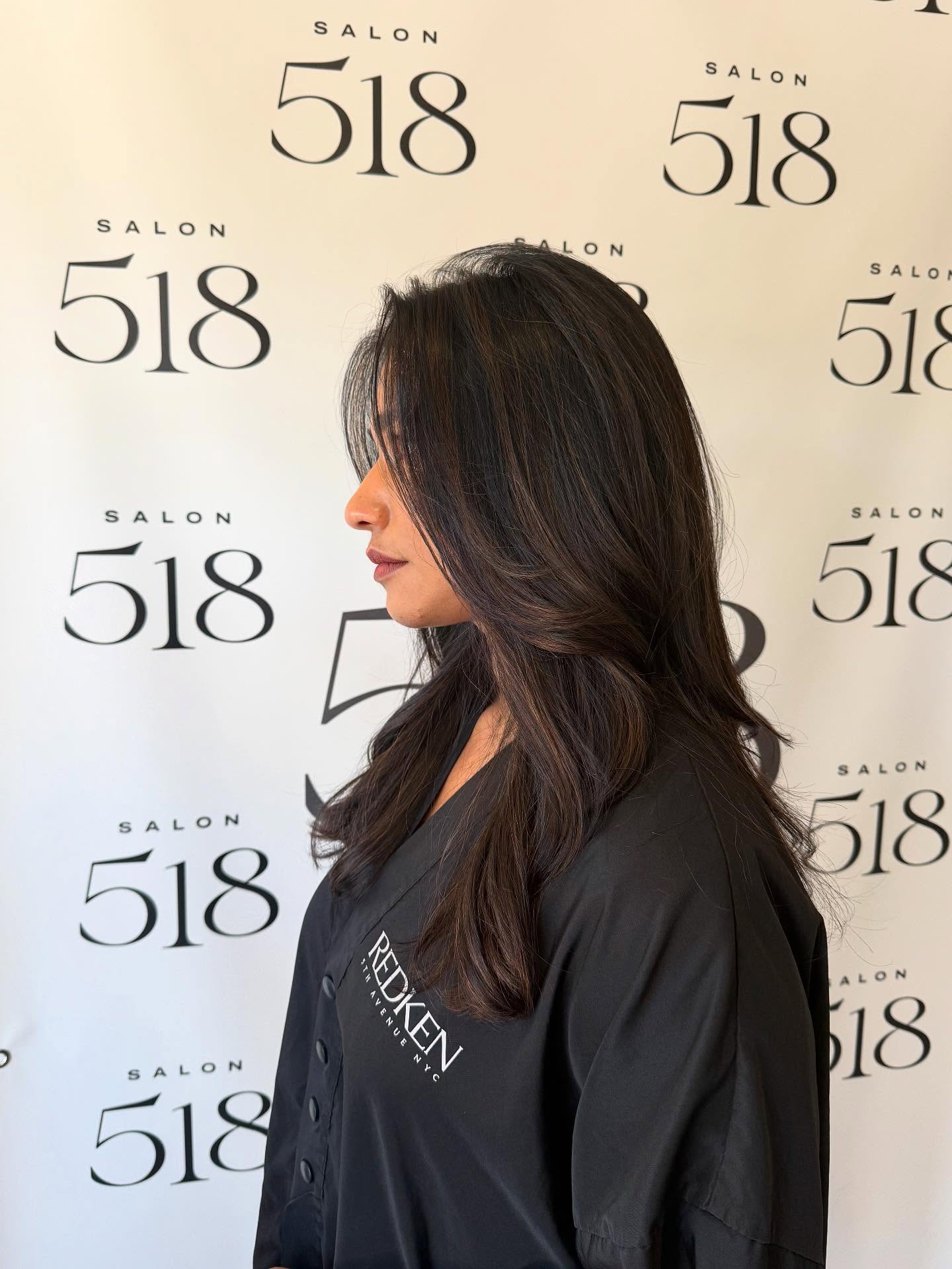 Beautiful brunette highlights by Ro #shorthillsnj #shorthillssalon #millburnmoms #shorthillsmoms #summitmoms