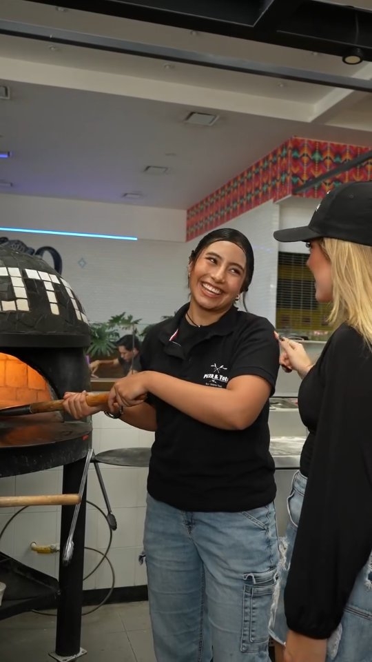 Cuando la paciencia no es tu fuerte y preguntas a cada minuto: “¿Ya merito?” 🤭
Lo bueno siempre tarda poquito, y en Pizza & Totó lo vale. 🍕🔥
👉 Estamos en Explanada Pachuca y Explanada Puebla… y también a un clic de distancia en Uber Eats y Rappi.
.
.
.
#ComidaItaliana #CocinaItaliana #ItalianFood #PizzaSaludable #PizzaDeliciosa #PizzaLovers #HealthyPizza #PizzaSinCulpa #PizzaTime