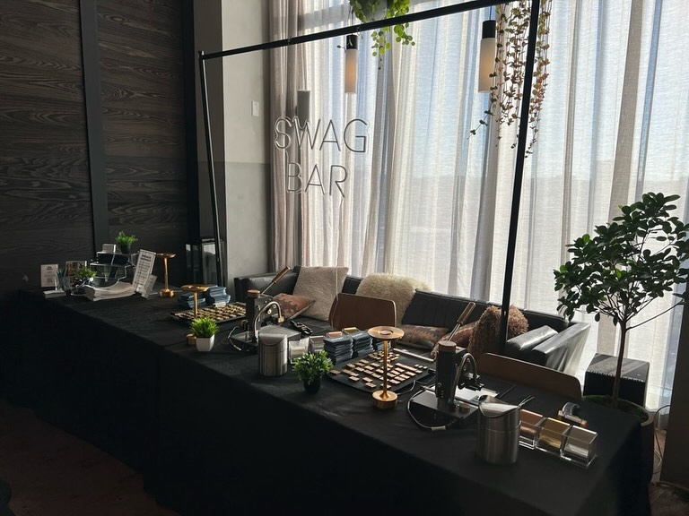 From honky-tonks to high-impact moments—Nashville keeps inspiring us. 🎶💼 Our latest stop included a bespoke luggage tag activation (personalized and polished, just the way we like it) alongside an unforgettable client event.
Big energy, bigger ideas.
#EventDesign #StratHouseStyle #Nashville