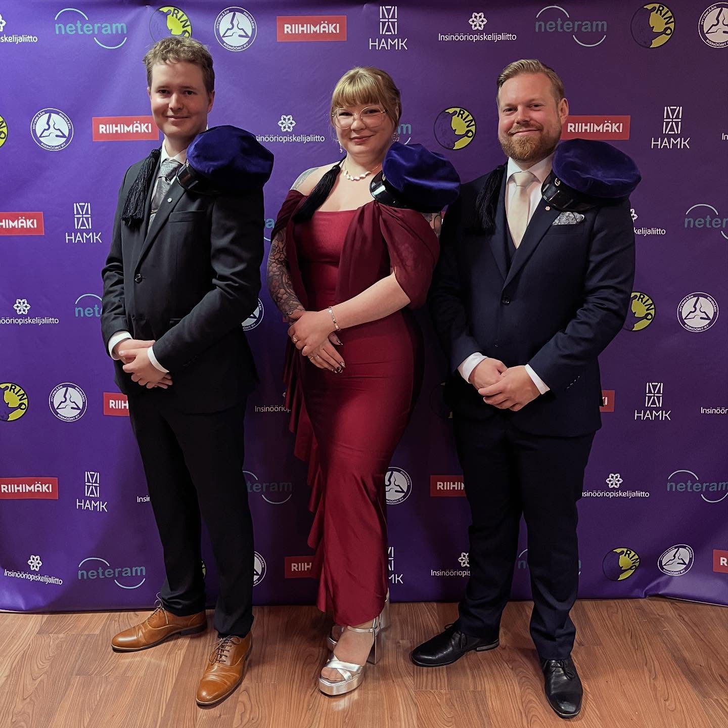 HIOP ry juhlistamassa 15-vuotiasta RINO ry:tä 🥂 Onnittelut rakkaalle kumppaniyhdistykselle ja hyville ystäville 💜💚 @rino.ry