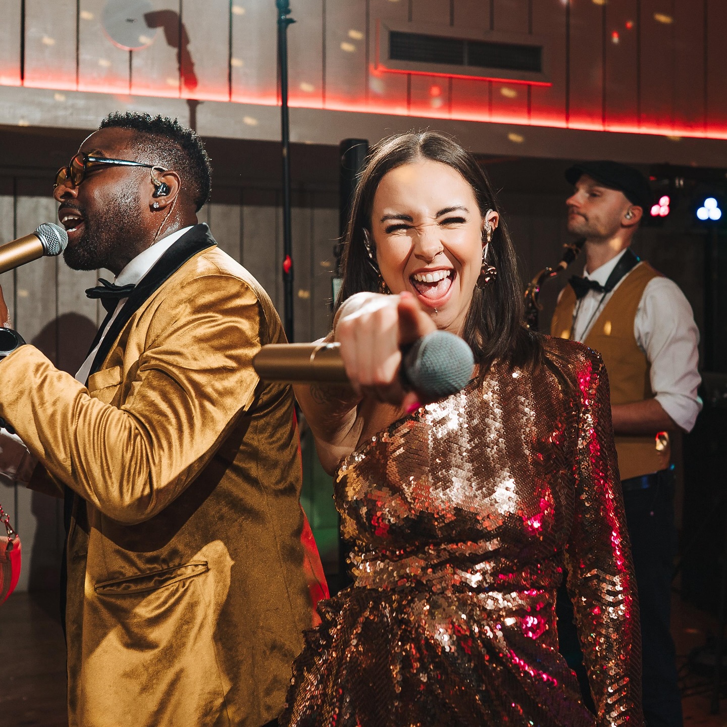 Our mission is to genuinely bring unforgettable energy and create moments that will last a lifetime. 💃🕺🪩🥂 There ain’t no party like a Tux Fizz party! 
We can’t give our magic and secrets away on our socials… so check out our reviews to see what our couples think! (Link in Bio) We’ve created something truly special. IYKYK. 
Matthew & Lizzie know ❤️
Incredible shots thanks you @stujothamphotography at the lovely @primrosehillfarm ❤️❤️
#Tuxfizz #ukweddingband #barnwedding #cotswoldwedding #weddingmusic #firstdance #firstdanceinspo #ukweddingplanning #weddinginspo #weddingcover #romanticweddingmusic #firstdancesong #firstdanceroutine #weddingband #functionband  #weddingsinger #twia #bridalgown #weddingsdress #weddingdancefloor #weddingdances #weddingdancechoreography