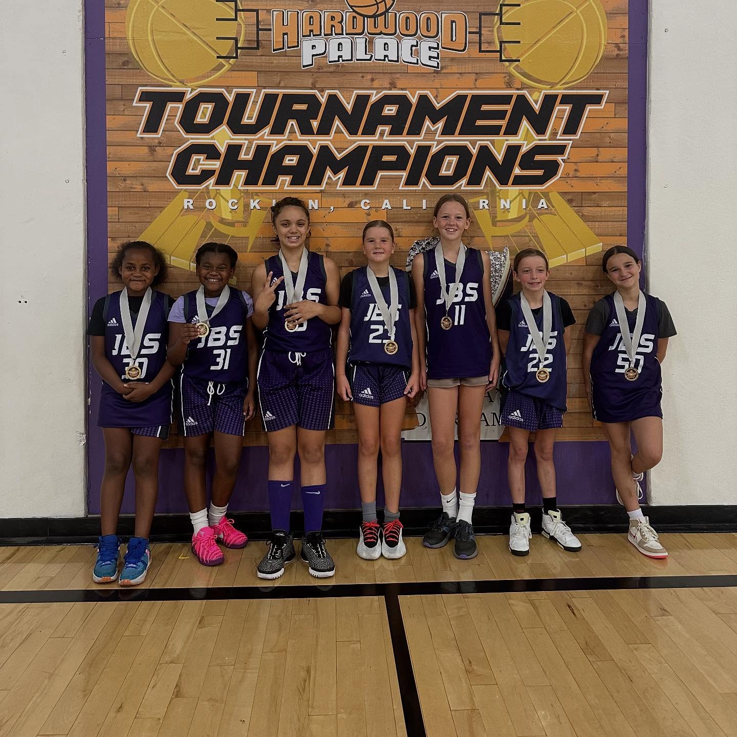 Shout out to our young JBS team for getting after this morning! We are getting better! Just Believe…🏀🔥🏀