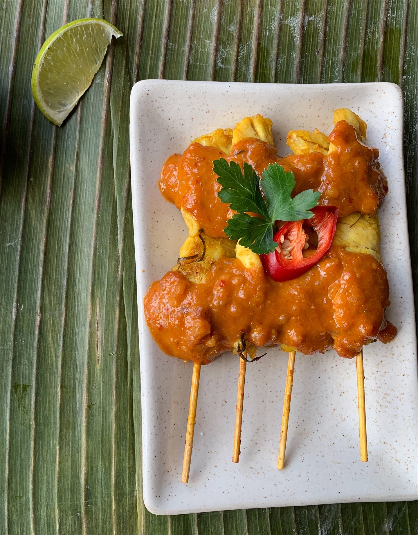 “They see me satay-in… they hatin’” 🎶😂
•
#chickensatay #thaifood #thaitapas