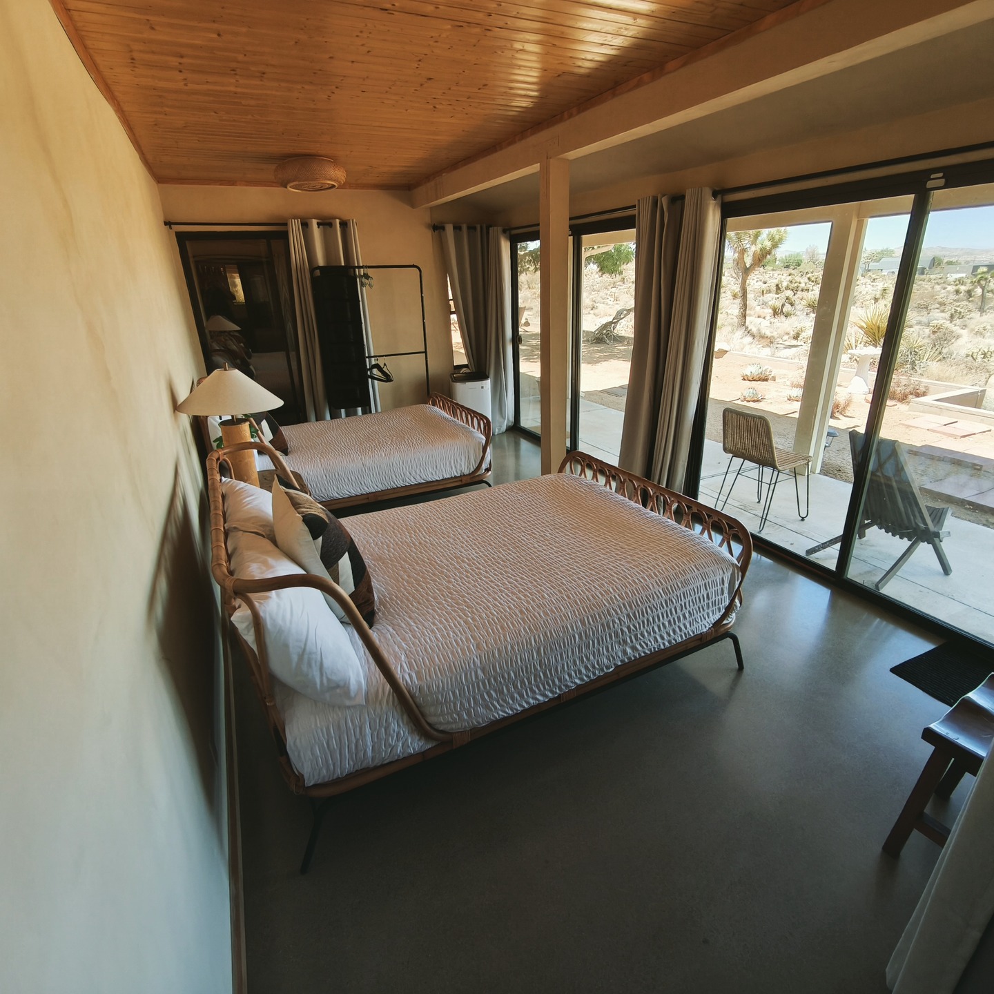 🏜️ Desert fan or not?
Waking up to endless desert views – love it or too much? 🌵☀️
At Selmeier Home & Care we keep every property fresh, cozy & guest-ready – no matter if you’re a desert lover or not. 🛏️✨
#desertliving #vacationvibes #selmeierhomeandcare #desertviews #propertycare