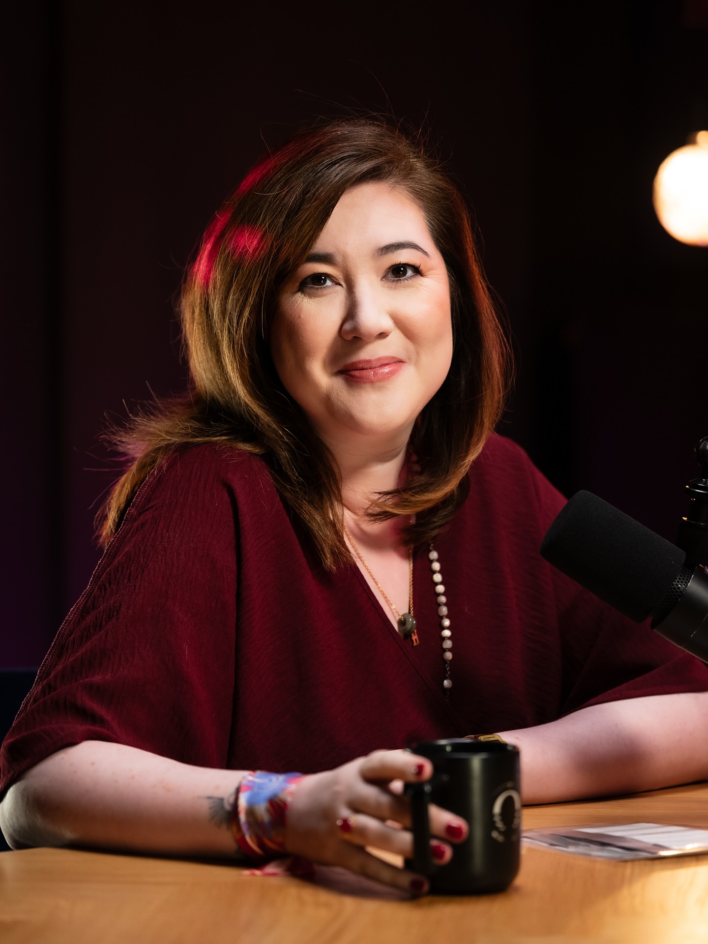 « L’art suprême de la guerre est de soumettre l’ennemi sans combattre. » — Sun Tzu
Ma plus grande richesse, c’est de savoir sur qui compter. J’ai une armée — humaine et sincère — qui se lève quand il le faut.
Et aussi mon armée Céleste 😉
Mes clients, mes synergies, savent que je deviens la leur : un soutien qui veille, une présence qui protège.
C’est dans cet équilibre entre force et apaisement que je choisis d’agir.
Clin d’œil du ciel : Nith-Haiah, l’ange qui inspire mon prénom, rappelle que la vraie puissance se conjugue avec tolérance. 🪬
Vous êtes de plus en plus nombreux à solliciter une collaboration et j’en suis très reconnaissante ! La confiance et la loyauté se construisent dans le temps et je sélectionne les dossiers.
📸 @dylandubois.photographie @agence.dubois
💄 @inesverbe_mua
Accessoire soie @jeanneprouvost_design @jeanne_prouvost