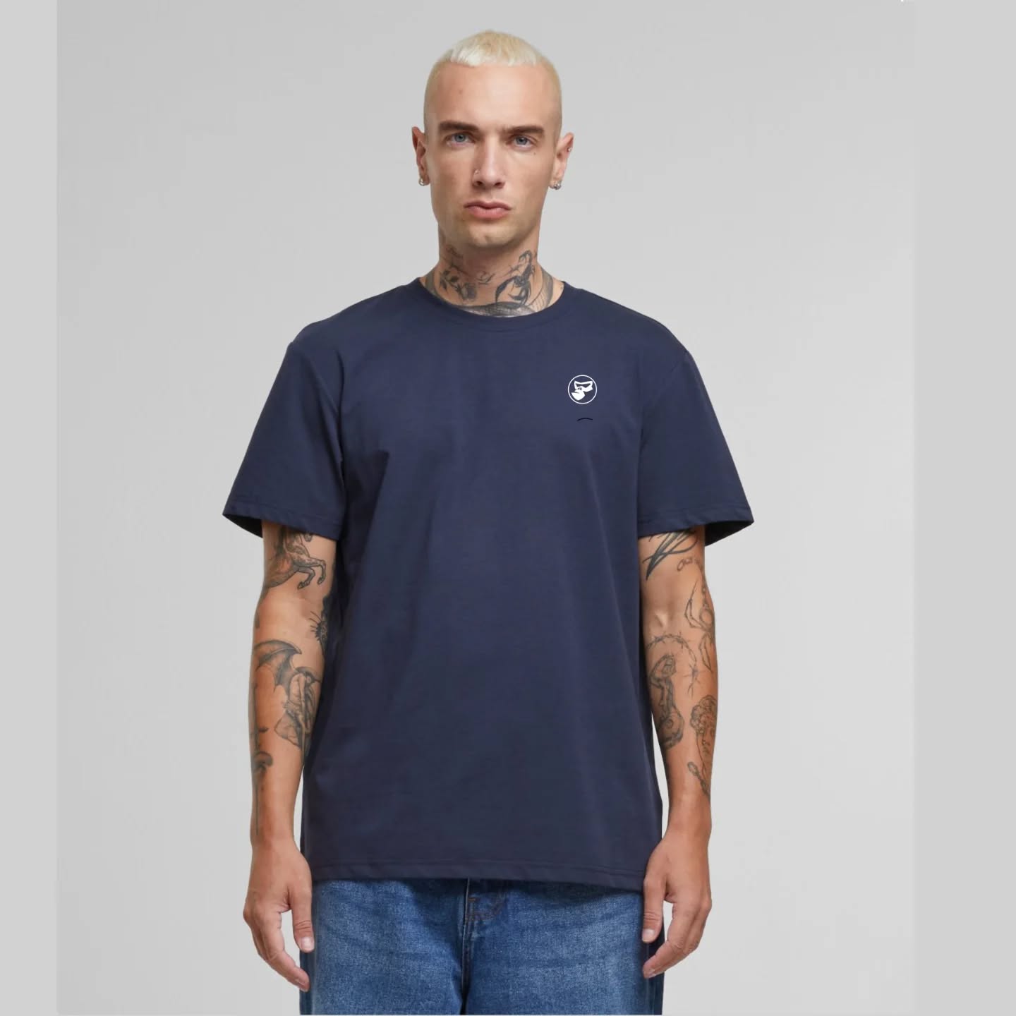 2 sides to the same coin.
1 simple and classic but still amazing.
2 bold graphic also amazing
Both amazing great quality and full of 3rd Monkey attitude
#3rdmonkeyattitude #3MKY #3rdMonkeyTribe #new #tshirts #lookgood #attitude