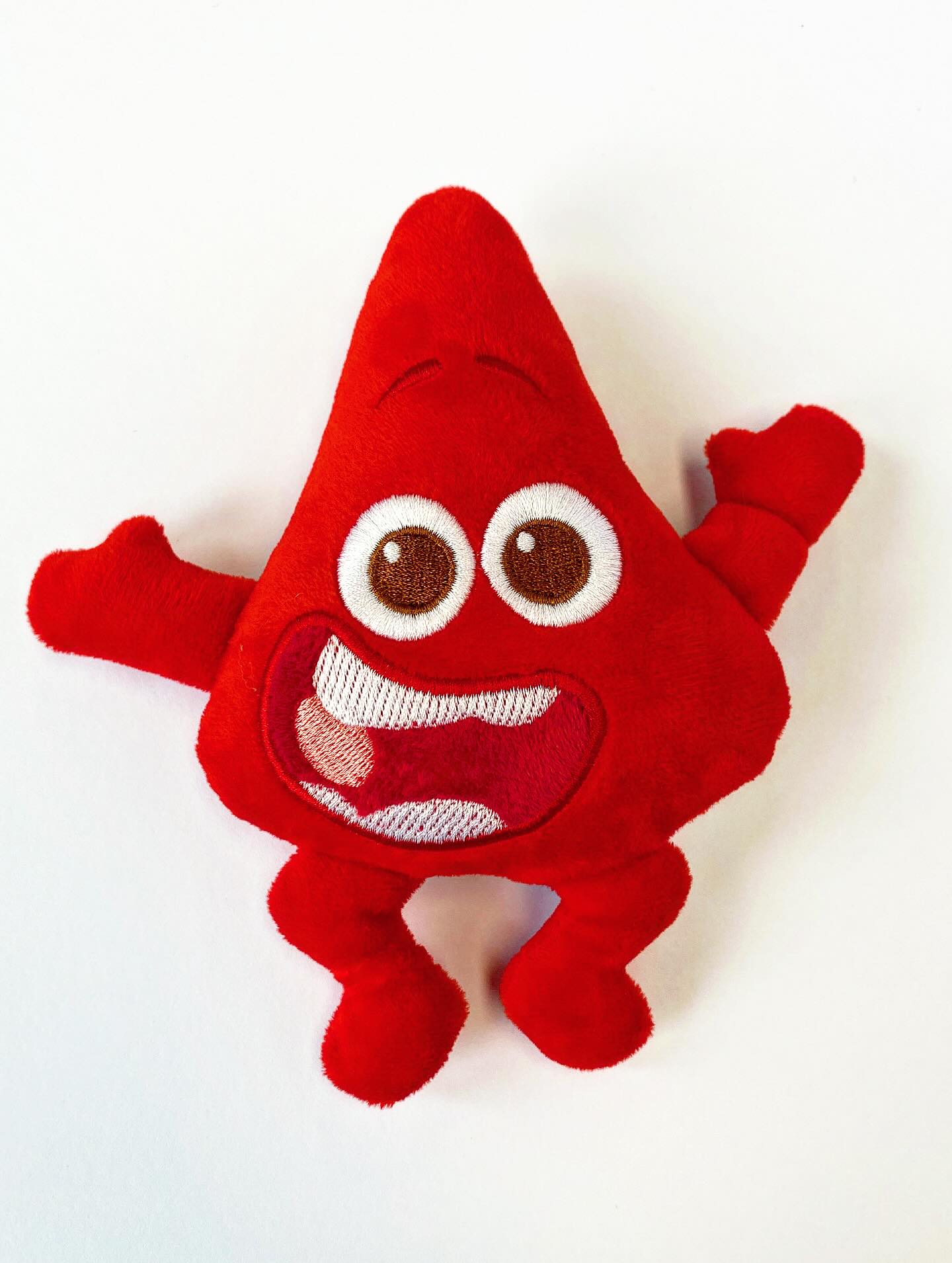 “I’m Red!” and ready for the weekend! Excited to see the cuddle & keep Red @colourblocksofficial plush on sale now @tesco, created for @cbeebieshq @immediatemediaco @blue_zoo 🍎