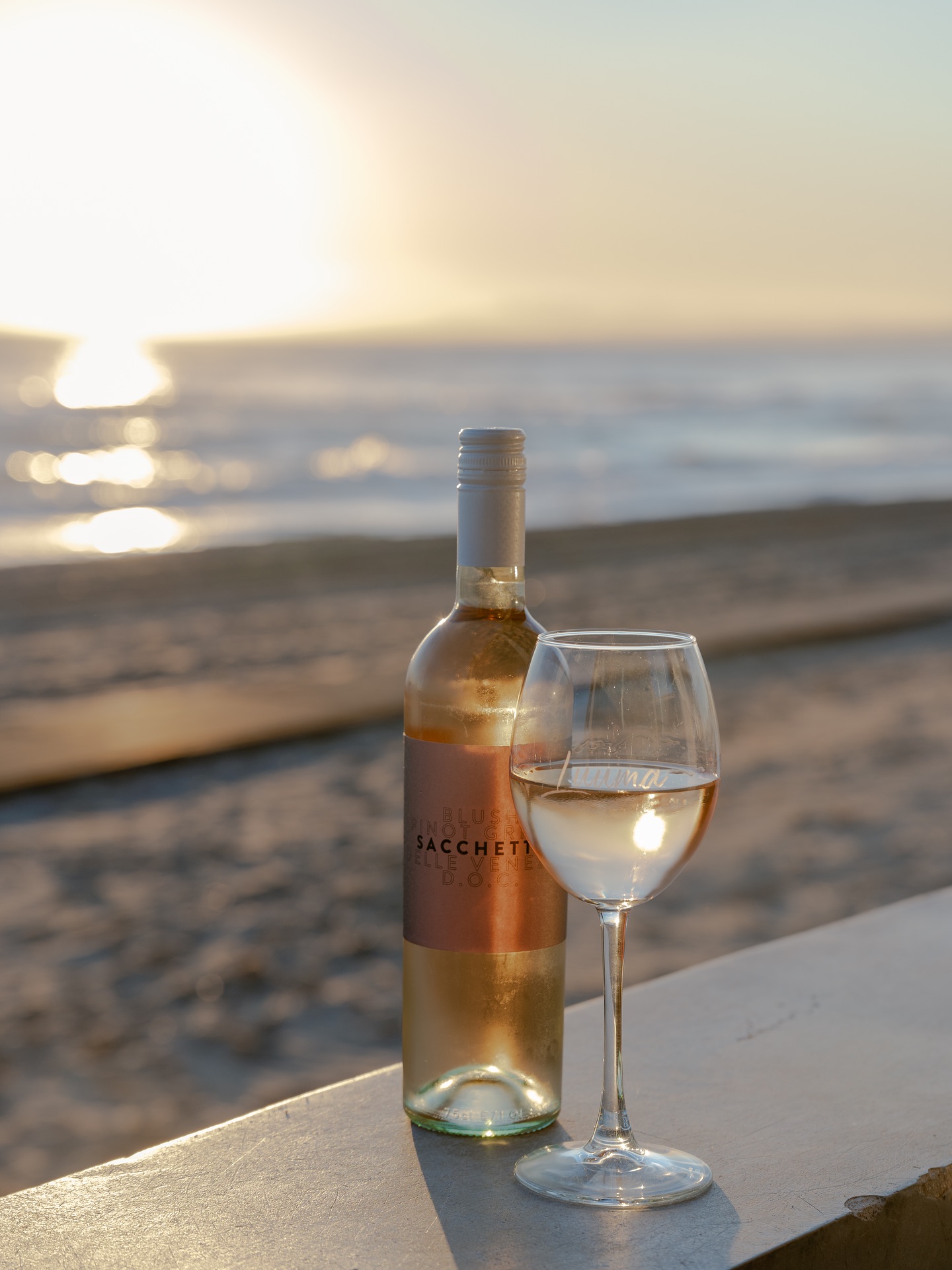 A chilled rosé by the sea, the sound of the waves and the sun setting on the horizon🌅
#luumabeachrestaurant #luumabeachmarbella #marbellaweekend #marbellatrip #marbellalifestyle #marbellaspain #marbellavacation #elrosariobeach