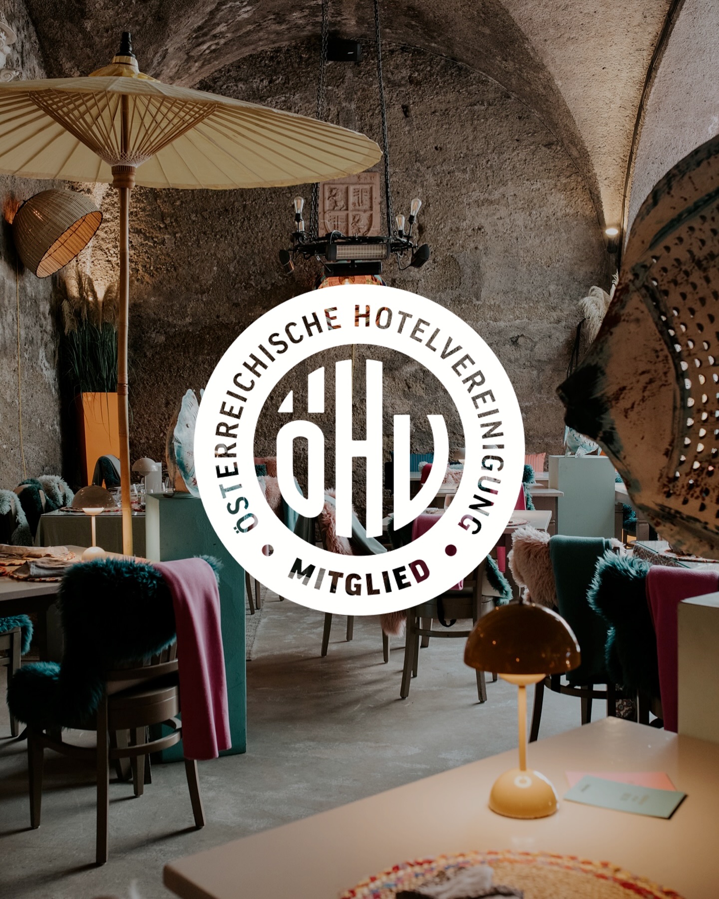 ✨ „Arbeiten in der Gastronomie neu gestalten“ – mit Herz, Mut und neuen Ideen.
Am 3. November spricht unsere Gründerin @linda.lorenzoni
beim Interreg-Kamingespräch der @oehv.hotelvereinigung in Salzburg über erfolgreiche Recruitingstrategien in Zeiten von Fachkräftemangel.
Im Mittelpunkt: junge Talente, Fairness und der Wunsch, Gastronomie neu zu denken. 💪🏻
Wir freuen uns auf einen inspirierenden Abend im @stpeter_stiftskulinarium – mit spannenden Einblicken, ehrlichen Gesprächen und viel Leidenschaft für unsere Branche. 🍽💬
📍 Sankt-Peter-Bezirk 1/4, 5020 Salzburg
🗓 03.11.2025
🕕 ab 17:30 Uhr
💡 Teilnahme kostenlos (begrenzte Plätze!)
#GastroExclusive #LindaLorenzoni #Interreg #Recruiting #Gastronomie #Hotellerie #Fachkräfte #Event #Salzburg #Kamingespräch #ResilienterTourismus #Teamgeist #Fairness #MutMachtKarriere