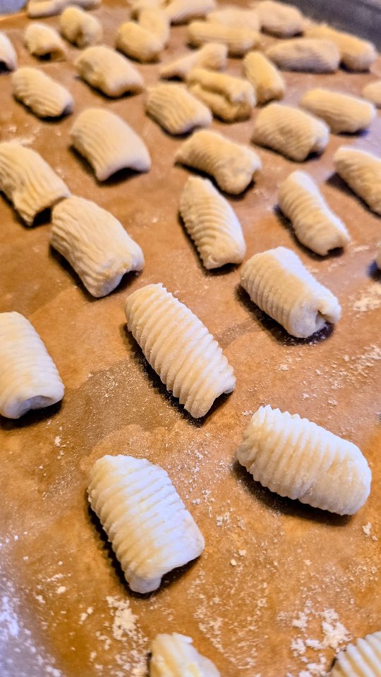 Kids are born endlessly curious.
Then somewhere along the way, the world teaches them to stop asking questions
What if there was a place where kids could keep asking "what if" and "how come" while learning skills that last a lifetime?
At Nourish and Gather, when kids ask "What happens if I add more?" the answer isn't "Just follow the recipe" - it's "Let's find out!"
Check out our upcoming afterschool classes. Link in bio.
#scarsdalemoms #westchesterny #yonkersmoms #kidscooking #bronxvillemoms