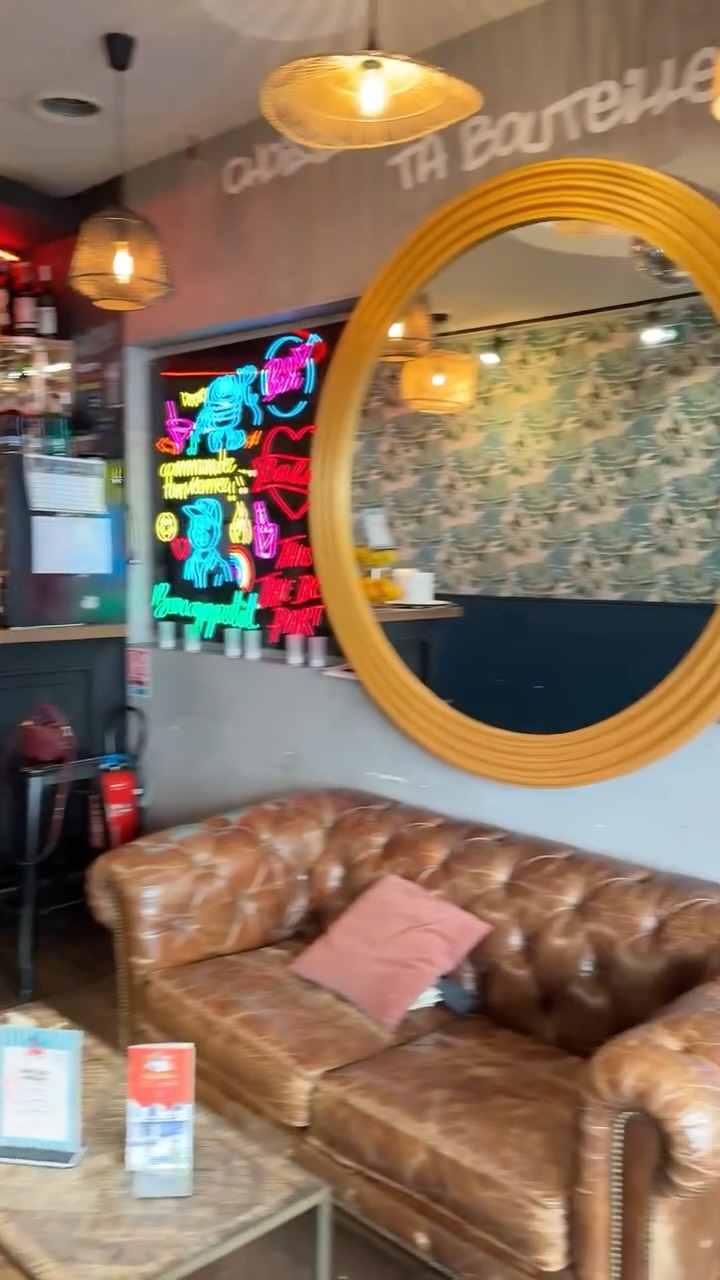 Tu sais pas où fêter ton anniv ?
Viens kiffer dans un des bars de la famille Balou ❤️
Balou 3 - 9-11 Rue aux Ours, 75003
Balou 10 - 40 Rue Louis Blanc, 75010
Mamma Orso - 23 Rue aux Ours, 75003 Paris