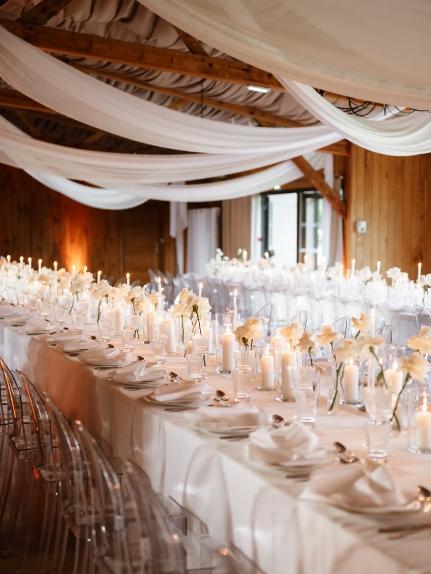 LES NICOS 🤍
GRAPHISME + COACHING DA
2 ans de préparatifs, de rdv, de maquettes, d'idées et c'est déjà terminé ! C'était un plaisir de vous accompagner ! De pousser les curseurs pour retranscrire encore plus qui vous êtes ! Bravo encore pour tout ce que vous avez mis en place et fabriqué avec soin pendant des mois. Merci pour votre confiance et votre bonne humeur ! Vivement les 10 ans !!
.
PS : La dernière photo de Marie est pépite 😉
.
Photographie / @marie.dubrulle
Graphisme et coaching DA / @croquezlapomme
Coordination / @happy_beautiful_days
Lieu / @ledomainedelatraxene
Fleurs / @le.fleuriste
Tenues / @maitebailleul @lille_blandindelloye @blandindelloye.mariage
Make-up / @matthieudroulez
Vidéo / @notonlymax
Cocktails / @viabar.events
DJ / @agencelevent
Gâteaux / @jemoccupedudessert
Traiteur / @culinrtraiteur
Locations mobiliers / @lutecia_deco @reveriesetboislocation @fematverhuur
Groupe musique / @marakaymusicalatina
Photobooth / @picsmile.fr
.
#weddingdesign #weddinginspo #weddingvibes #lovers #whitewedding