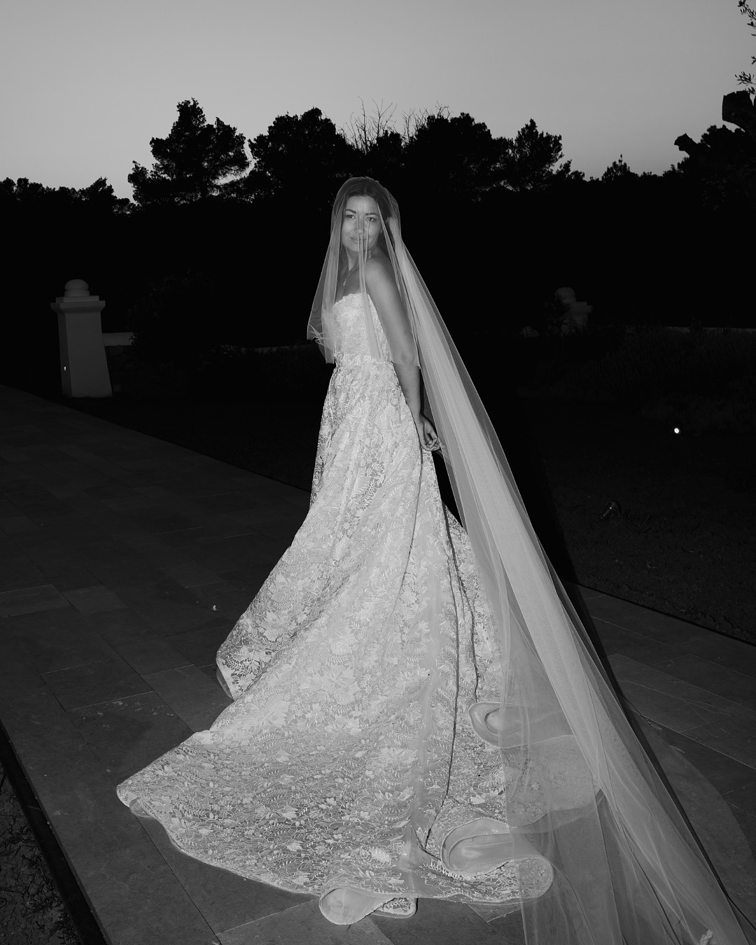 Mr. & Mrs. Lineker. 🫶
A look back at their wedding story, told through moments, big & small.