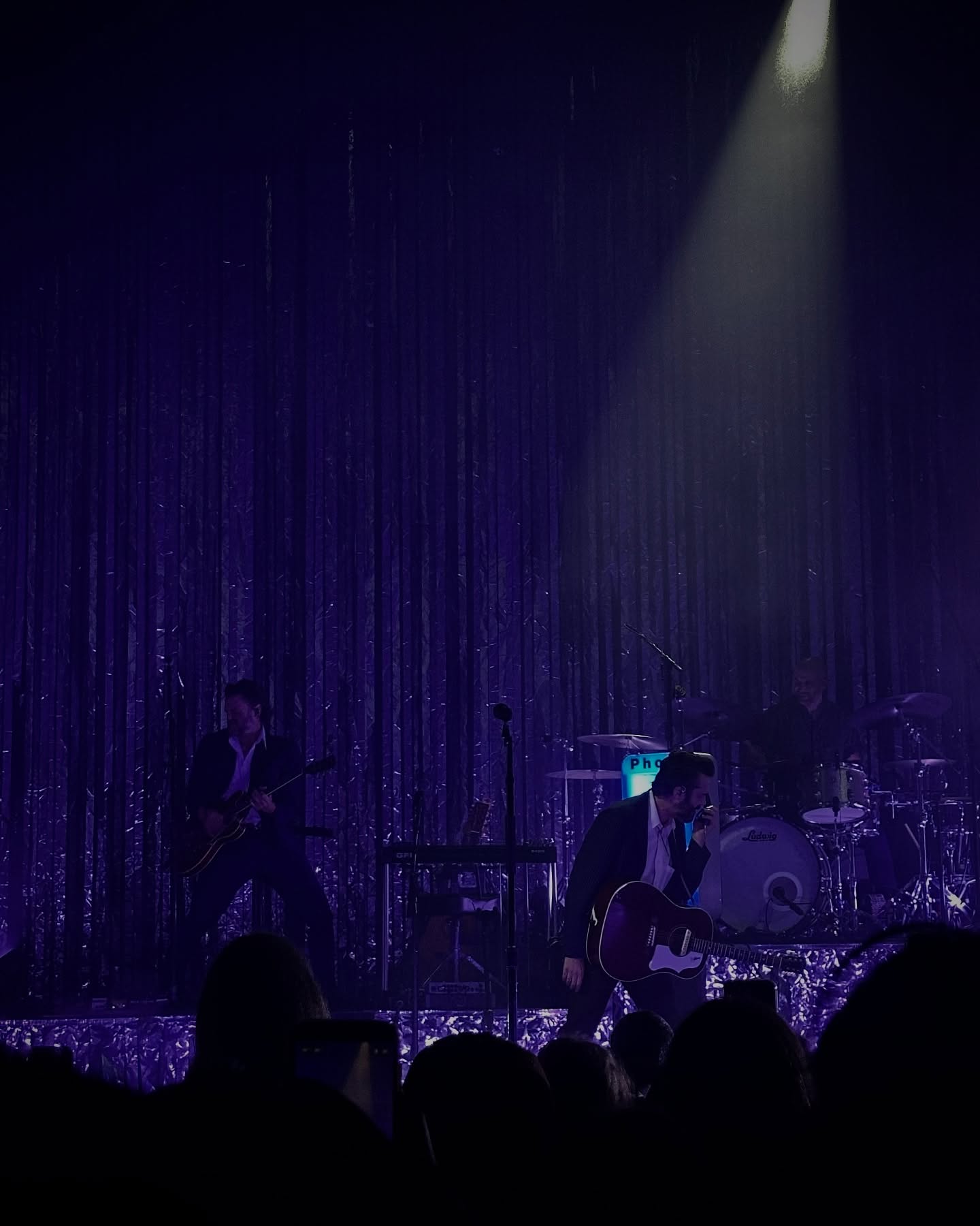 Two weeks ago, we treated ourselves for an unforgettable evening seeing @lordhuron on their Cosmic Selector Tour. The both of us passionate listeners vehement listers of the Los Angeles-based indie rock group, we became engrossed in their showmanship, ethereal production, and cinematic sound.
If you truly want a taste of what we experienced, our music editor @_finleytaylor_ has written all about it in a new article, live now.