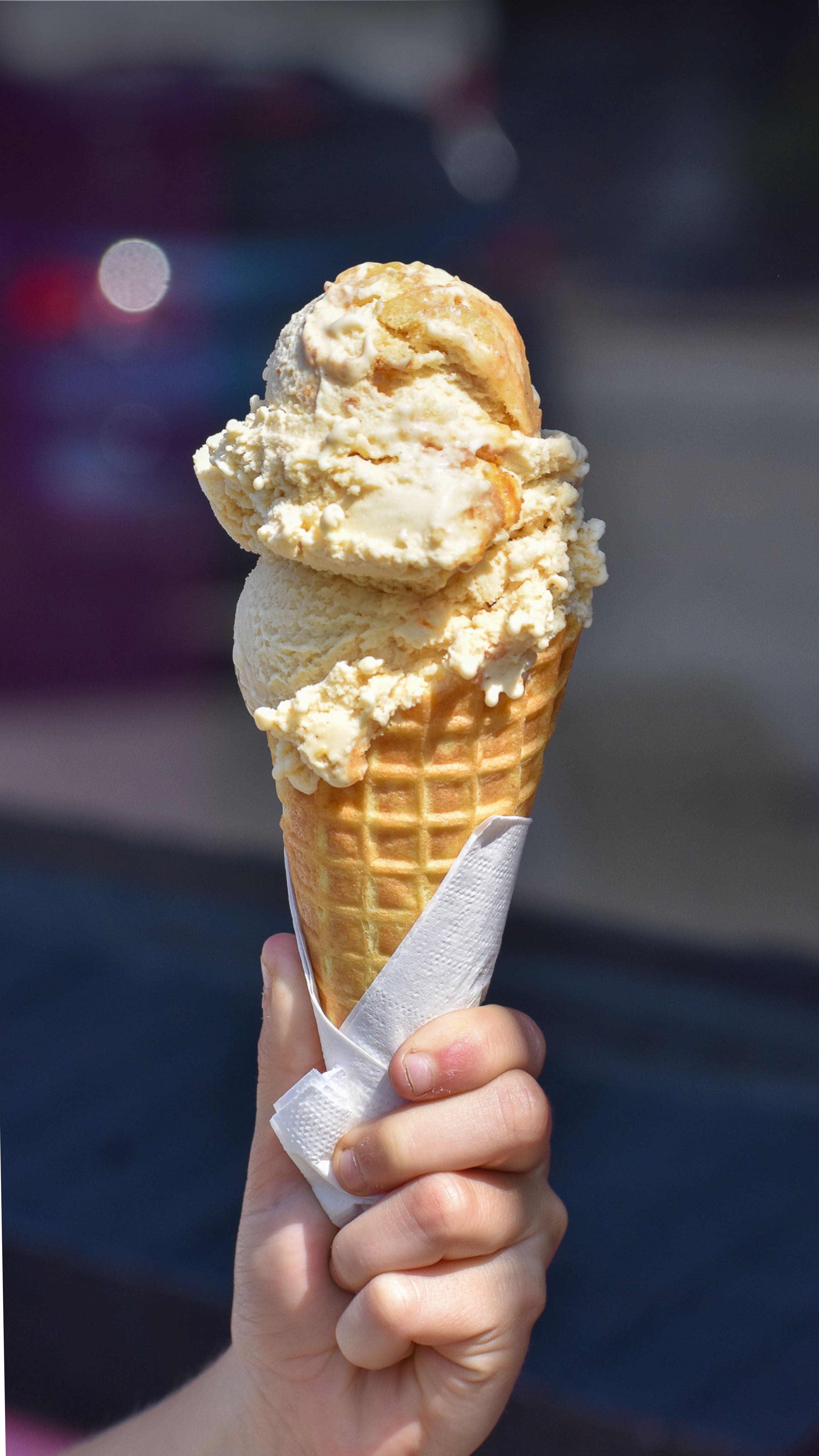 September in Kingsville means one thing: apple season is officially here ๐
Here are some of the tasty eats and drinks you can find in our townโฆ.
@marisartisan
1๏ธโฃ7๏ธโฃApple Caramel Gelato
@millers.bakery
1๏ธโฃ6๏ธโฃ Apple Scone
1๏ธโฃ5๏ธโฃ Apple Danish
1๏ธโฃ4๏ธโฃ Apple Strudel
@ladulcevida.cafe
1๏ธโฃ3๏ธโฃ Caramel Apple Matcha Latte
1๏ธโฃ2๏ธโฃ Apple Crumble Chai Latte
@jacksgastropub
1๏ธโฃ1๏ธโฃ Canadian Club Sandwich
@butcherofkingsville
๐ Apple Bacon Sausage
@mastronardi_winery
9๏ธโฃ Apple Wine & Cider
@henryfurtadocatering
8๏ธโฃ Apple Caramel Cheesecake Donut
7๏ธโฃ Venetian Cream Apple Crumble Donut
6๏ธโฃ Classic Apple Turnover
@shopatcindys
5๏ธโฃ Tishโ Fancy Sandwich
4๏ธโฃ St. Jacobโs Apple Pie Milkshake
3๏ธโฃ Spiced Apple Moscow Mule
@redlanterncoffeeco
2๏ธโฃ Apple Cider
1๏ธโฃ Apple Turnover
#kingsvilleeats #kingsvilleontario #kingsvillefoodie #kingsvilllebia #discoverkingsville