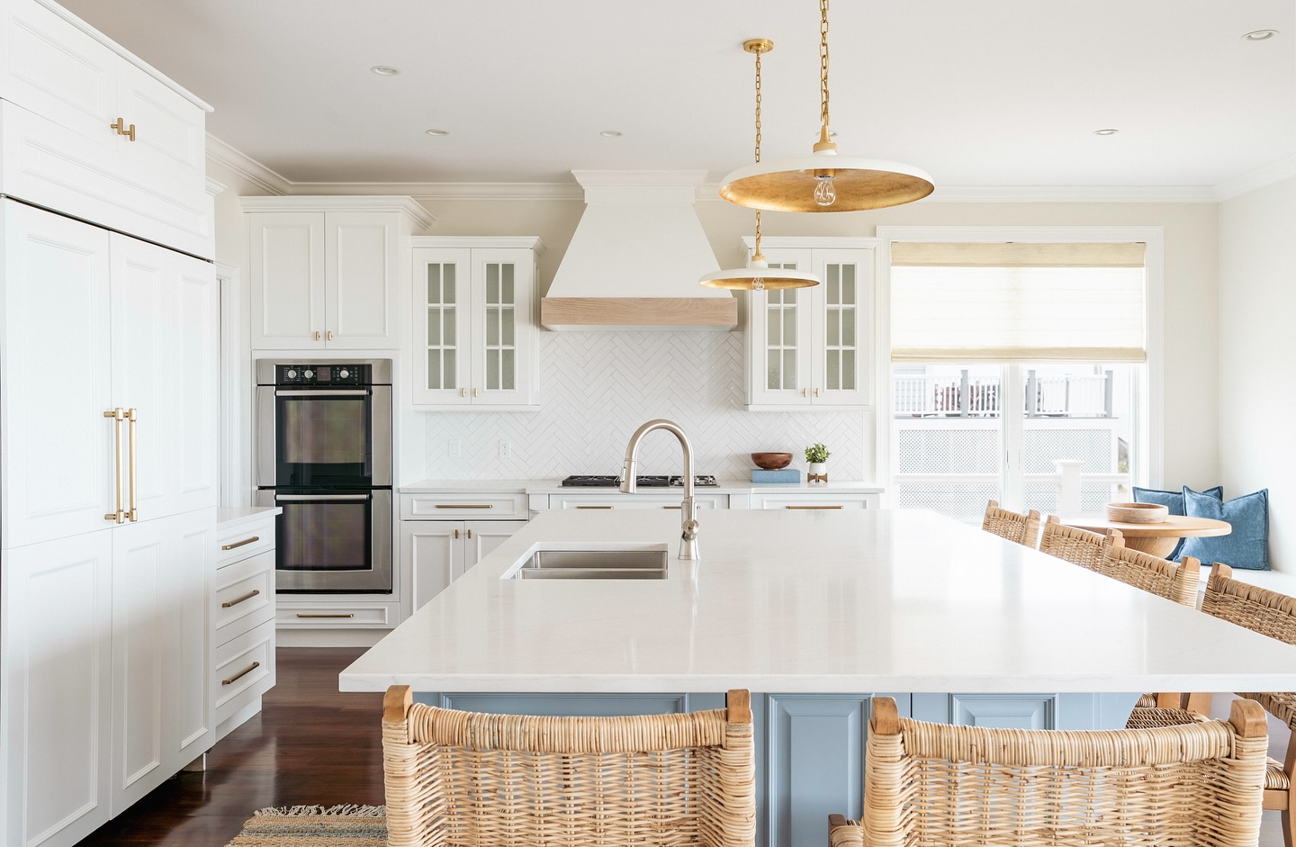 Fresh meets timeless. This kitchen is made for entertaining! Brining in coastal elements like soft blues and warm woods is our love language. We can’t wait to see what these clients cook up in their new space.
#kitchendesign #fullservicedesign #cookingisfun #timelesskitchen #rhodeislandlife
📷: @mark_medeiros