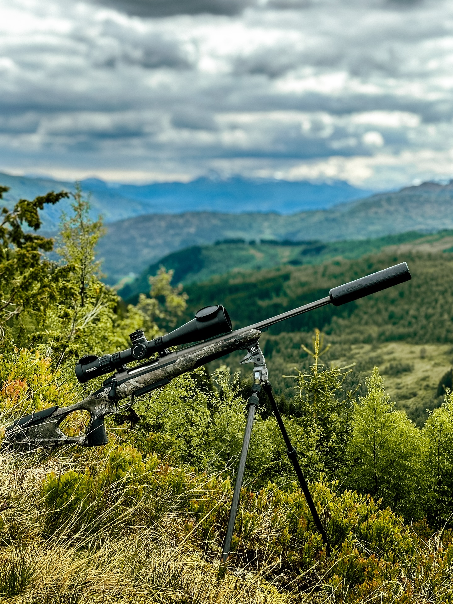 With the extended baffle stack, the Sako Optisup Pro delivers outstanding noise and recoil reduction. This one needs to be experienced 🔥🤩