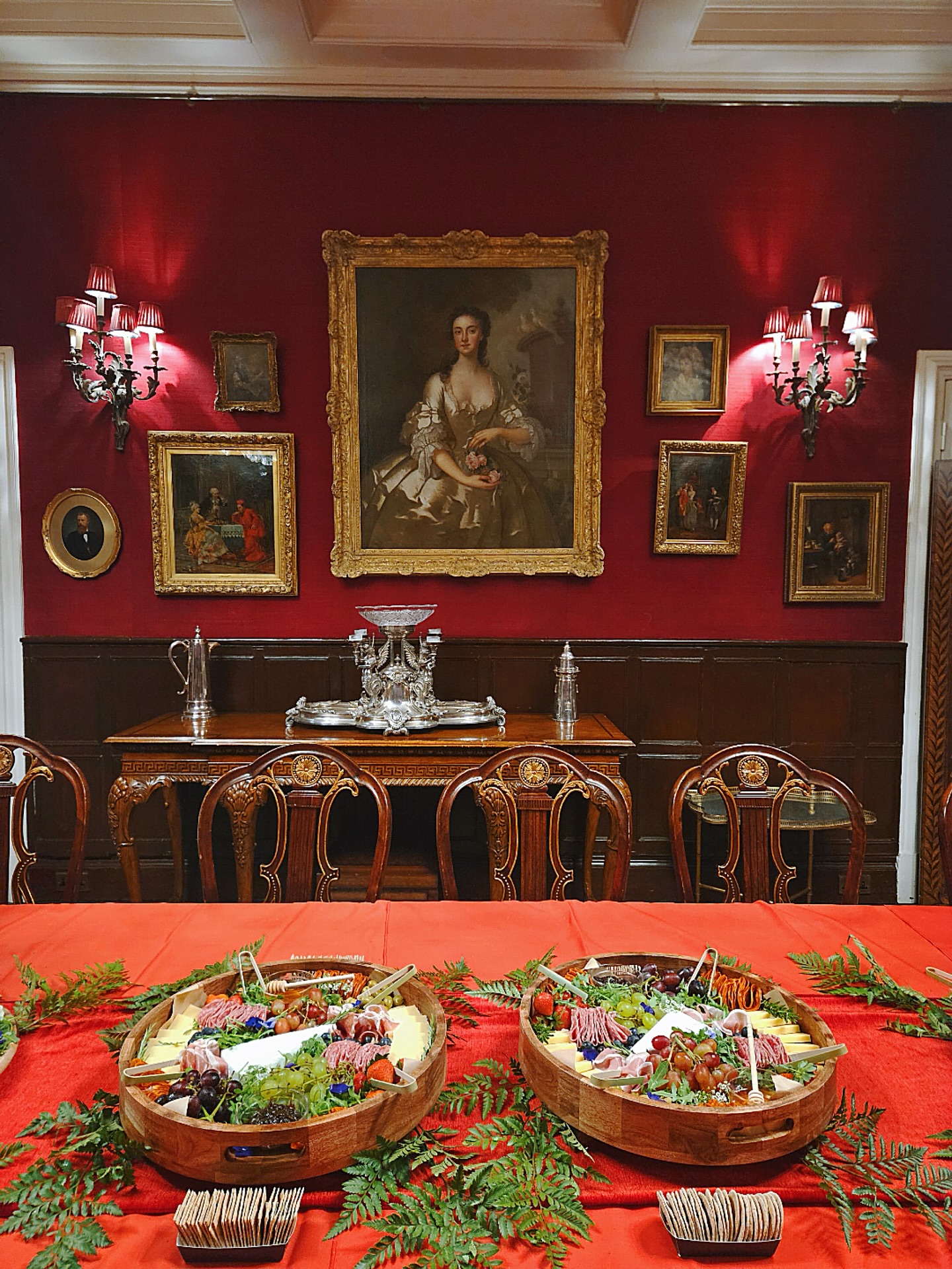 Day 1 | Luxury Grazing Boards for a Luxurious Room at @hinwickhouse ✨
•Charcuterie & Cheese Boards
•Crudités Board
•Sourdough Bread Board