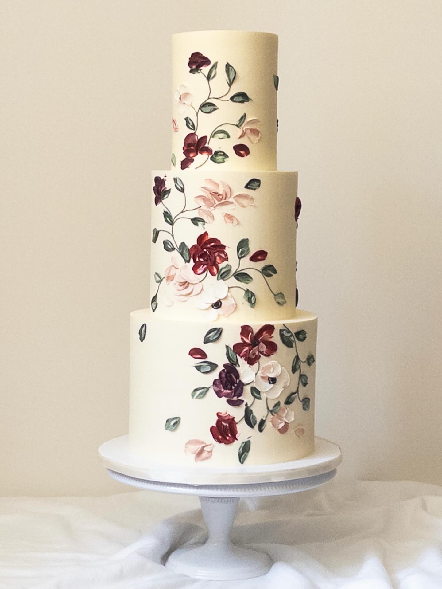 Fall colours are here 🍂♥️
Painted buttercream for Alexia & Rory
#weddingcake #paletteandpetalcakes#cakedesigner #cakeinspo #weddingcakeinspiration #cakeart #cakedesign #torontocakes #customcakes #cakesofInstagram #floralcake #flowercake#torontoweddingcakes #paintedbuttercream