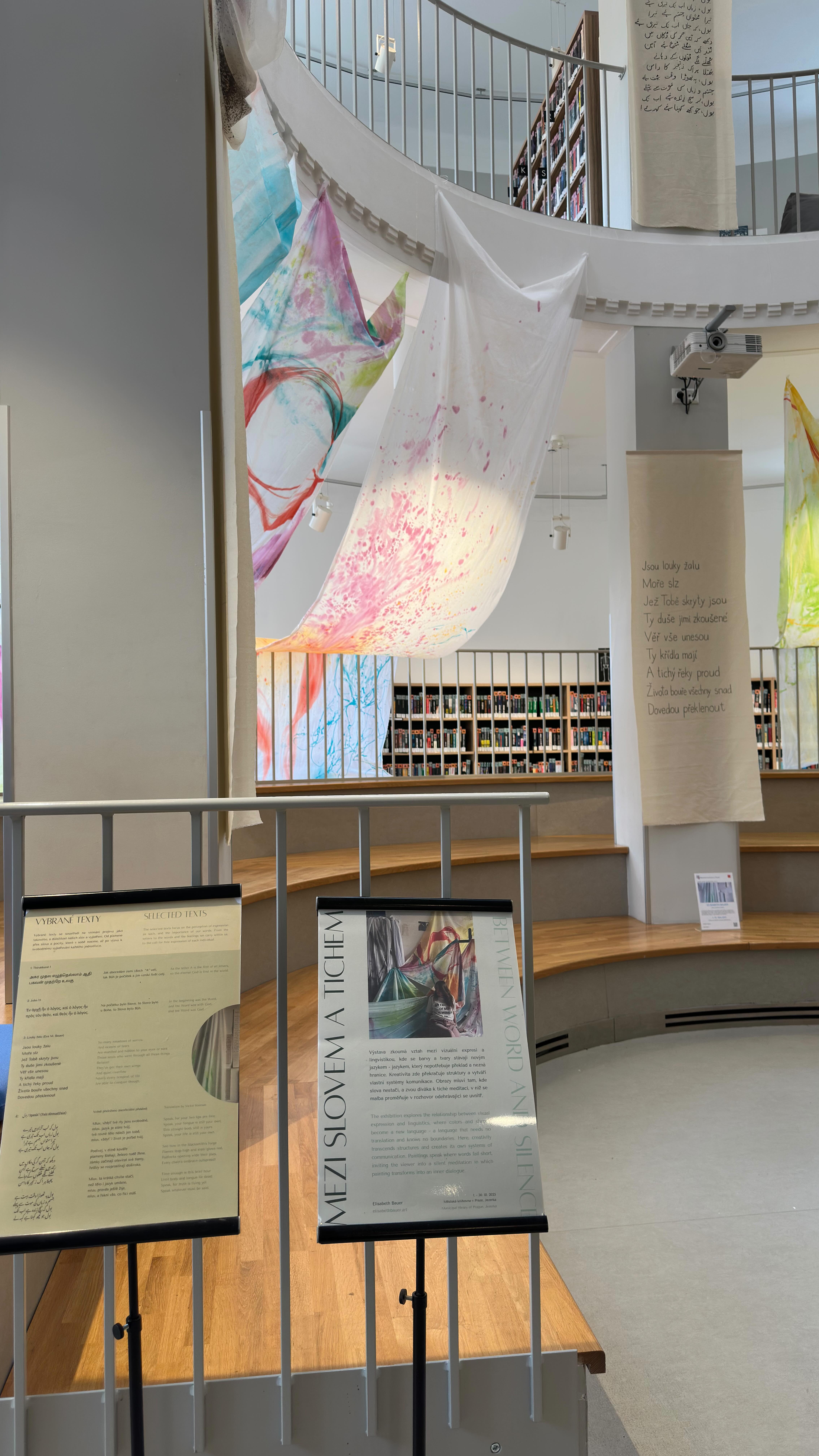 Mezi slovem a tichem 💫 // Between word and silence ✨
Z mého malého ateliéru v @dumradost do tak krásného prostoru @knihovna_praha je velká radost. ❤️
Výstava zkoumá vztah mezi vizuální expresí a lingvistikou, kde se barvy a tvary stávají novým jazykem – jazykem, který nepotřebuje překlad a nezná hranice. Kreativita zde překračuje struktury a vytváří vlastní systémy komunikace. Obrazy mluví tam, kde slova nestačí, a zvou diváka k tiché meditaci, v níž se malba proměňuje v rozhovor odehrávající se uvnitř.
K vidění v říjnu v Městské knihovně v Praze, pobočka Jezerka.
23. října od 18 hodin v knihovně také proběhne čtení básní V Divém Staccatu Evy M. Bauer.
//
From my small studio to this beautiful space, I’m very happy! 🤩
The exhibition explores the relationship between visual expression and linguistics, where colors and shapes become a new language - a language that needs no translation and knows no boundaries. Here, creativity transcends structures and creates its own systems of communication. Paintings speak where words fall short, inviting the viewer into a silent meditation in which painting transforms into an inner dialogue.
On view in October at the Prague Municipal Library, Jezerka branch.
On October 23rd at 6 p.m., the library will also host a poetry reading from the collection In Wild Staccato by Eva M. Bauer.
#vystava #umeni #praha #prague #art #exhibition #installationart #abstractart #language #tamil #greek #czech #urdu