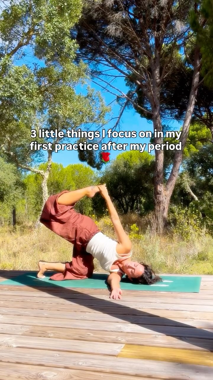 What makes me happy?
Knowing and respecting my body’s rhythm!
As a yoga teacher, many of my students over the years have asked me what to do (or not) during their period, or just after. There’s no magic answer, every body is different. But here are 3 little things I focus on after menstruation, in my follicular phase:
1️⃣ Rebuilding strength slowly and mindfully.
2️⃣ Reconnecting with sensations through movement and breath.
3️⃣ Finding back fluidity, like a gentle dance with my body.
Bonus 4️⃣ Giving myself grace, if my body still feels slow, I honor that pace instead of pushing, letting the return of energy unfold naturally.
This phase feels like a new spring, where energy rises and life flows back in. 🌹
.
I know how frustrating it can feel at first to reconnect with the natural rhythm of being a woman. Especially after years on the pill, and even more so, living in a society that tells us we should always do more, always go faster, moving and acting like men in a world built by and for men.
At first, the question naturally arises: “Why should I slow down, if everything around me isn’t allowing me to?”
But the truth is, we reclaim our power not by following that pace, but by remembering our own. By coming back to our essence, to our nature, we find freedom and strength in a rhythm that is deeply ours.
Hopefully, mentalities will change and the future will be different for the generations to come. But first, we need to dare to pause and truly listen to what is happening inside, so it can also transform outside.
🫂