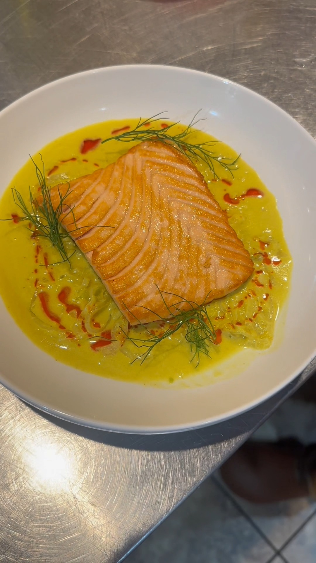 🔥 Salmon Special 🔥
Seared salmon over a fragrant curry nage with melted fennel & leeks, finished with chili oil.
Rich, aromatic, and just the right amount of heat.