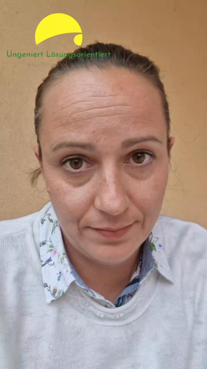 Alleinerziehend zu sein heißt nicht automatisch, es schwer zu haben. 💡
Es heißt, täglich Stärke, Organisation und Herz zu zeigen.
Statt Mitleid verdienen Alleinerziehende ehrliche Komplimente – und echte Anerkennung für alles, was sie jeden Tag meistern. ✨
#alleinerziehend #starkefrauen #starkemänner #resilienz #wertschätzung #selbstvertrauen #klarheitfinden #innerekraft #familienalltag #wachstum