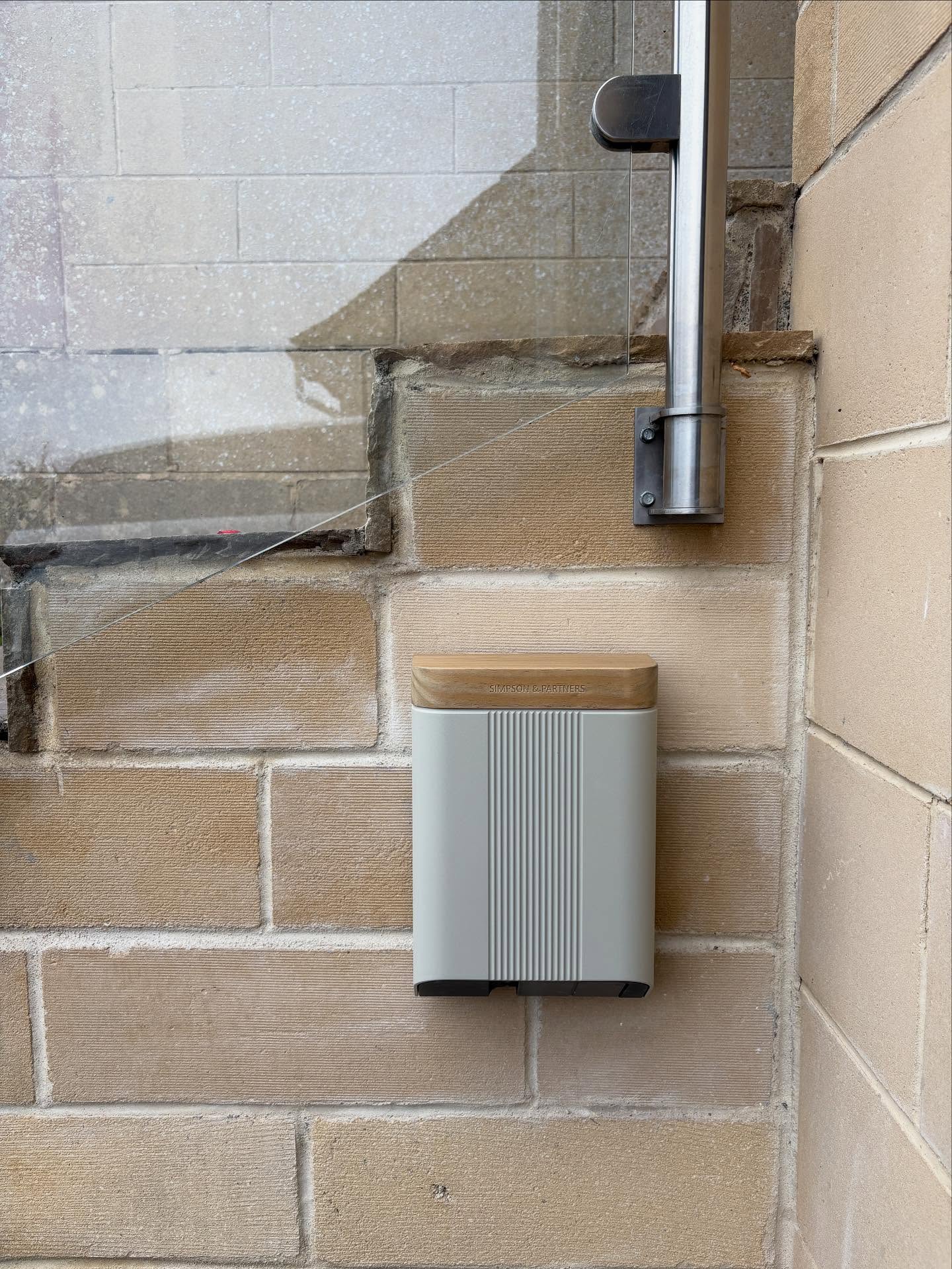 There is something special about the simplicity and aesthetics of a @simpson_and_partners EV charger that just works. No fancy LEDs or shapes. Simple designs and natural colours with oak lids speak for themselves. Easy to install and in my opinion has the best reliability and build quality in the UK. It always works well with Bath Stone and is made just up the road in Malmesbury, you cant get more locally produced in the renewables world as most are made and then shipped half way around the world #madeinbritain