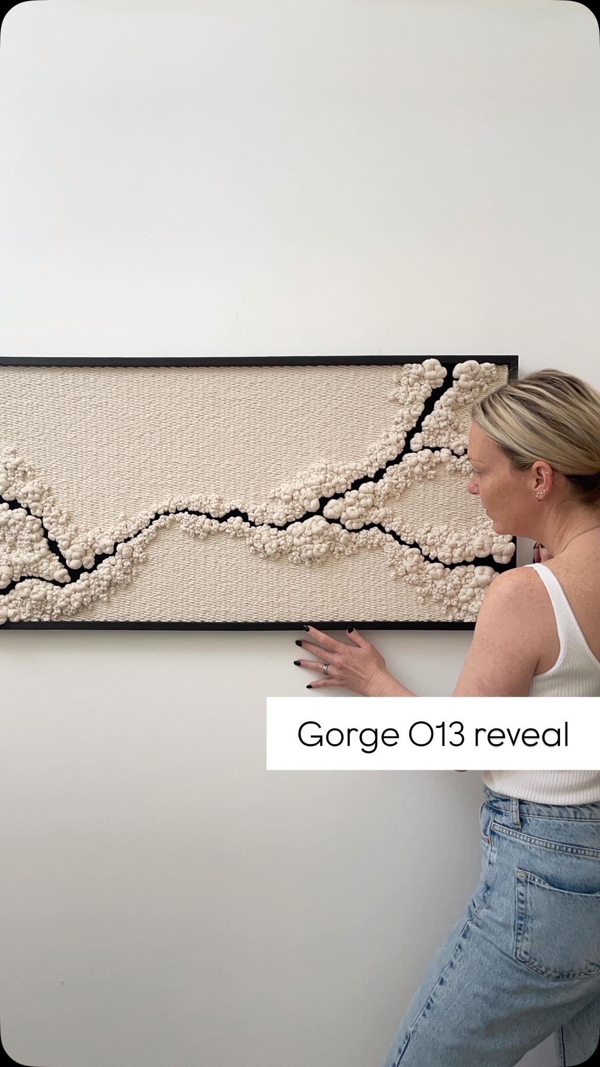 What a proud moment it is…to be commissioned by some great friends, to make a bespoke piece of art for their 10 year wedding anniversary 🥹
The hardest part was keeping it secret from the wife for about 4 months 😆
But here it is, ‘Gorge 013’.
Scrumptiously knotty and full of so much love.
Inspired by rivers and waterfalls, cutting through the landscape.
•Gorge 013 (SOLD)
100cm x 50cm
Solid oak handmade yakisugi (scorched) frame, Organic Egyptian cotton knotted and woven.
.
.
.
.
.
www.ellecollins.com
#midlandsartist #wallarts #contemporaryart #artforinteriors #artforinteriordesigners #sculptureart #textileart #artistsoninstagram #artistbehindtheart
#birminghamartist #seascapeart #coastalstyle #texturalart #artforthehome #artcurators #unusualart #subtleart #natureinspired #natureseekers #naturalinterior #naturalart #neutralhome #naturalhome #sustainableliving #sustainablehome #sustainableart #sustainableartist #artcollector #minimalistart #3dwallart