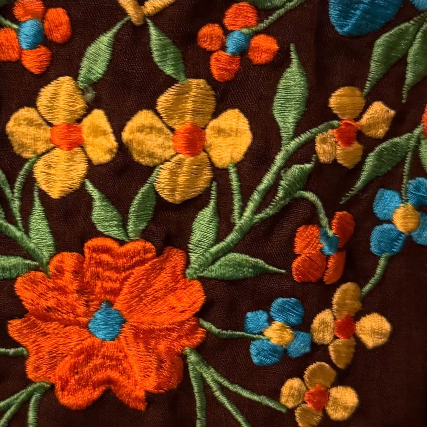 October is Filipino American History Month!
What a great way to kick it off with a showcase of short films presented by Cinema Sala and Filipinos@Amazon/Asians@Amazon last night. (Sorry to my neighbors for my jump scare screams in the beginning. 🤣😅)
By the end, I couldn’t stop the waterworks during BONIFACIO by Grace Pimentel Simbulan @gpsimbulan and MAYBE IT’S JUST THE RAIN by Reina Bonta. @reinabonta @maybeitsjusttherain.shortfilm
To me, there’s something very comforting and familiar when you get a bunch of Filipinos/Filipino Americans together. Doesn’t matter which province, coast, or country. I call it the best group therapy through good food, drinks, music, and stories!
1. I wore one of my mom’s vintage tops from the Philippines.
2. I also used one of her hand-tooled leather bags. She used to sell them when she was still in school.
3. Grateful for my friendship with Katrina. Thank you, Liz, @lizcasasola for bringing us together. (Earrings from Pinay-owned @annes_chic_boutique )
4. I have not seen Tess Paras since I was taller than her! 🫣👵🏼🥰You’ve seen her in a BUNCH of stuff, but if you haven’t watched her writing and directing, go follow her now! @tessparas
5. Bravo to the Cinema Sala founder! 🙌🏽 @marie_jamora
6. I had to stop Derek Basco and let him know that I’m a huge fan of his daughter’s music! @ellajaybasco (He was also in VS short film with his son, Deuce.💪🏽💪🏽) @watchvsfilm @derek_basco
7. Mallorie Ortega is the producer/writer/director of THE GIRL WHO LEFT HOME and VP of Cinema Sala. @mallorieoh
8. Culver City Kapwa in the house! My daughter and niece are in kali training with Guro Alvin. It means a lot to me that they’re learning mindfulness and Philippine martial arts. They are definitely benefiting from this ancestral warrior wisdom. Welcome to Justine whose daughter has recently started classes! (Photo by @thekevinsulla) @guro.alvin.catacutan @pamanakali @byjustinerivero
9. Kevin Sulla Selfie
10. And YES, that is Liza Soberano. She was so kind for letting me gawk and fangirl over her. 🤩 @lizasoberano
🇵🇭✊🏽🫶🏽
#fahm #filipinohistorymonth #family #love