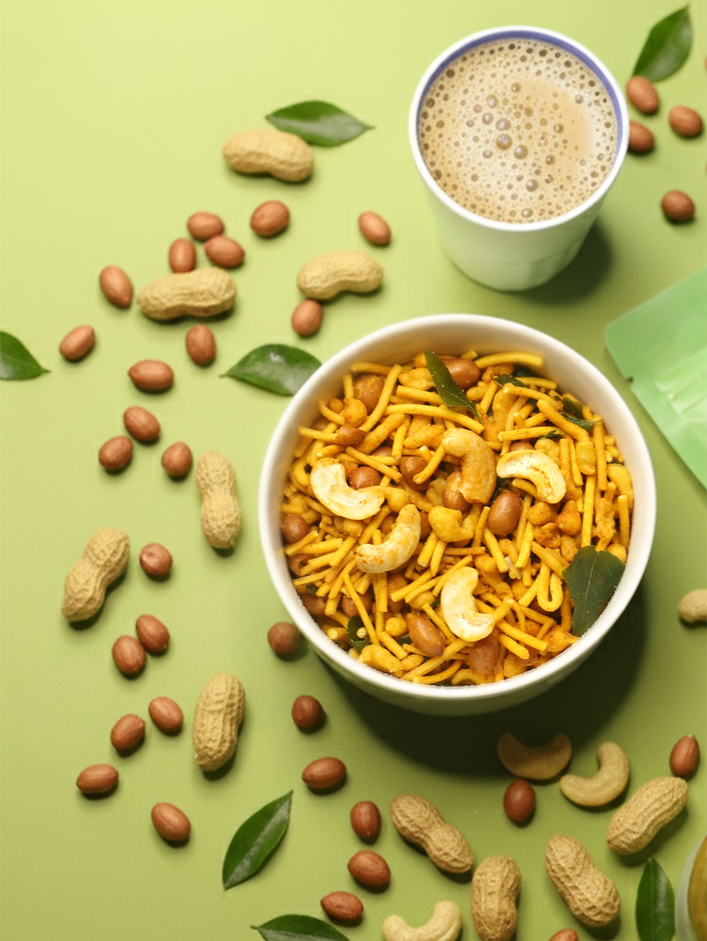 Warning ⚠️: Opening this pack may cause extreme snacking, finger-licking, and refusal to share 😋
Bakewaters Kerala Mixture — spicy, crunchy, dangerously addictive! 🌶️🔥 DM FOR ORDER LINK
#Bakewaters #KeralaMixture #SnackAddict #PurelyGood #MadeInKerala #CrunchGoals