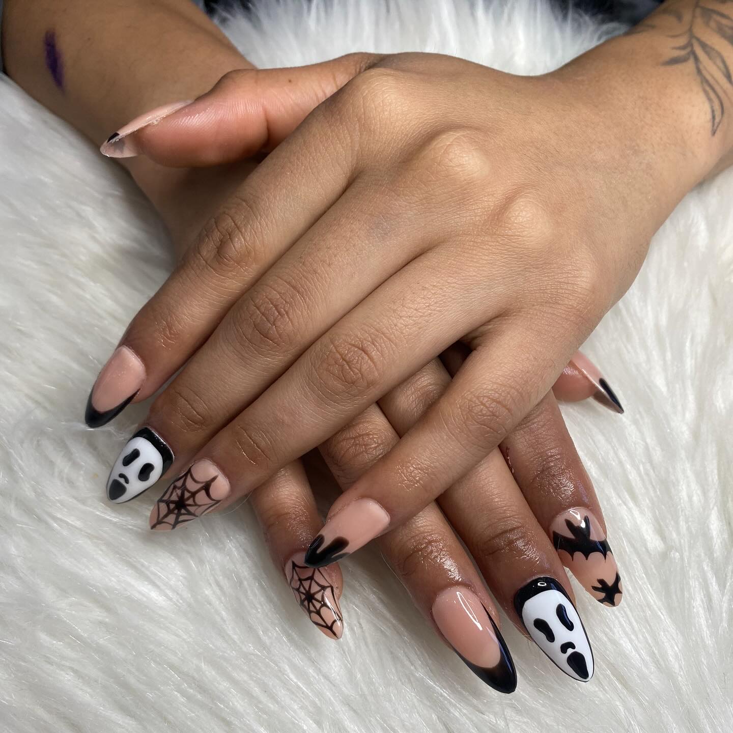 Agenda tu cita al 618-178-00-12 🕸️💀