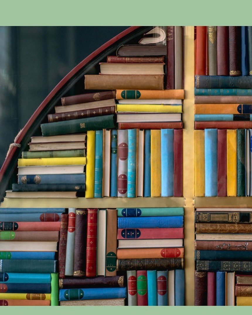 It’s festival season for book clubs this month as authors and book lovers go on tour. To celebrate The Reading Den brings you its 3 Bright Ideas. 1. Book of the Moment, ‘Dreamland’ by Rosa Rankin-Gee. This is a coming of age love story set in a near-future Margate against a backdrop of escalating political and environmental changes. Read before the BBC adaptation hits the screen by the end of the year. 2. Missed Opportunity - ‘Hons & Rebels’ by Jessica Mitford. This is a bold and funny memoir about one of the twentieth century’s most outrageous and extraordinary families. 3. Wild Card - ‘The Golden Road’ by William Dalrymple. This is your chance to discover how ancient India transformed the world along a golden path, by the acclaimed writer and historian of India, William Dalrymple. Check out our profile to see the link to our website for reviews, ice breaker questions and favourite book club ideas.
.
.
.
#bookclubreads #bookclubsofinstagram #instabookstagram #loveliterature #dreamland #margate #williamdalrymple