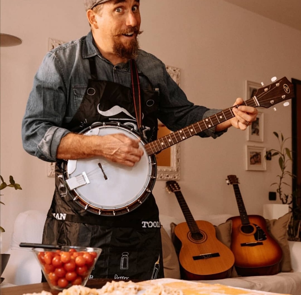 So... how did a guy from California end up in Rome?
This is one of my most asked questions, and like all the best stories, it starts with love.
In 1999, I was a musician living in London, touring around Europe and having a blast. Then, I met a girl in Rome. Fast forward a couple of decades, and that girl is now my wife, I’ve got a degree in Art History, and I’ve been guiding tours in Rome since 2008.
Originally, I worked as a business trainer, teaching Italians how to navigate the global market. But when the 2008 financial crisis hit, my summer job as a tour guide became a full-time career. And honestly, I’ve never looked back.
Turns out sharing stories and making incredible people every day beats sitting in boardrooms.
Do you want to know more about Rome with Mike? Click the link in the bio and discover all the story behind our business!