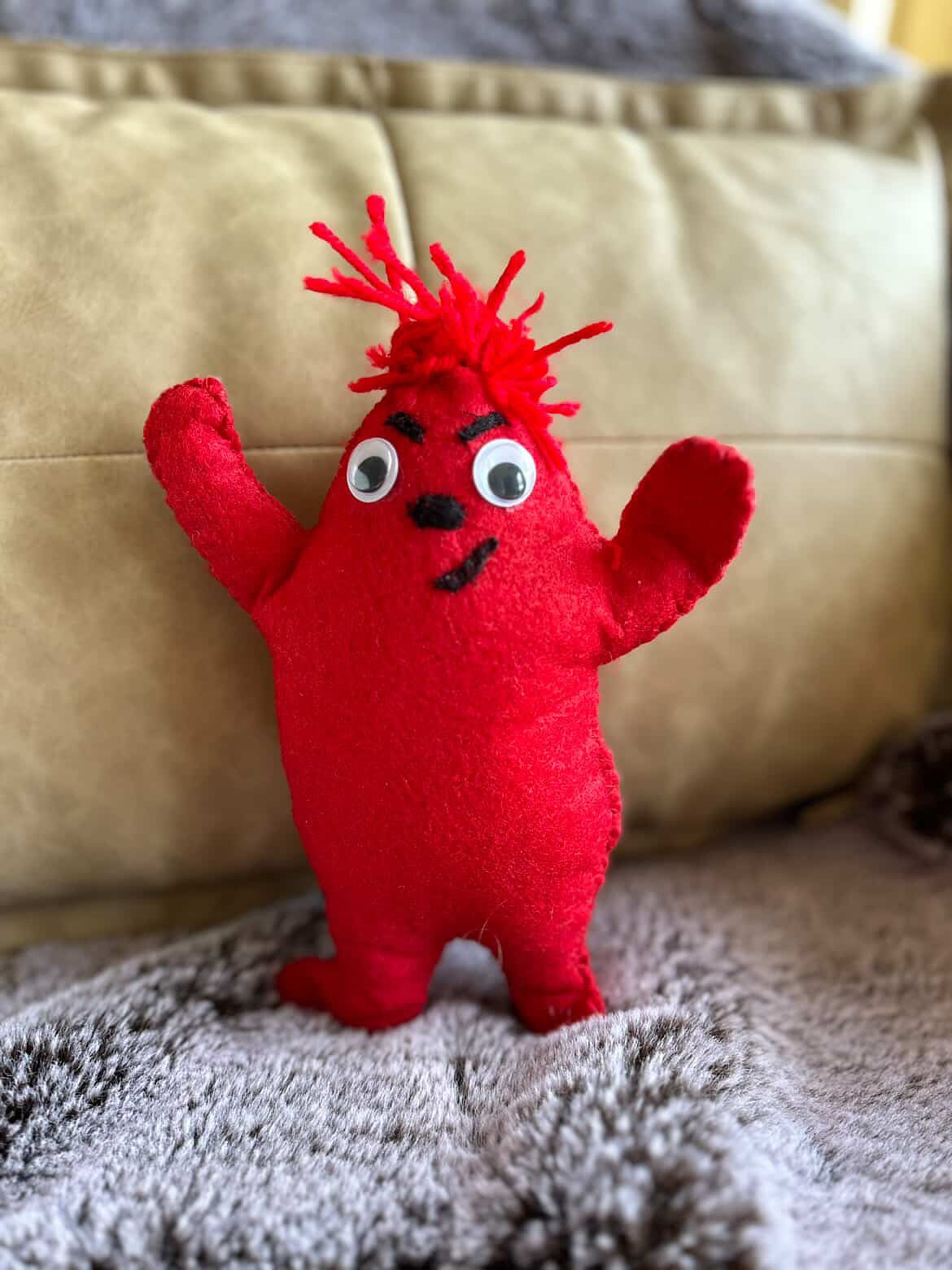 A big shout out to @little.wild.ones_nature.play in TAS who has been such an incredible support lately!
A complete stranger who has become a true champion of Finding Toby’s Smile, not only sharing it at home with her family, but also bringing it into her school. 💛
From colouring in with her daughter, having rich classroom discussions and creating an art display, to chatting with other parents and even sewing her very own angry Echo — her passion for the story blows me away.
I feel so grateful to have someone believe so much in this book and to see it actively being used to spark conversations and creativity in everyday life. 🌟
#FindingTobysSmile #ChildrensBooks #Storytime #EmotionsMatter #EchoTheMonster #Gratitude