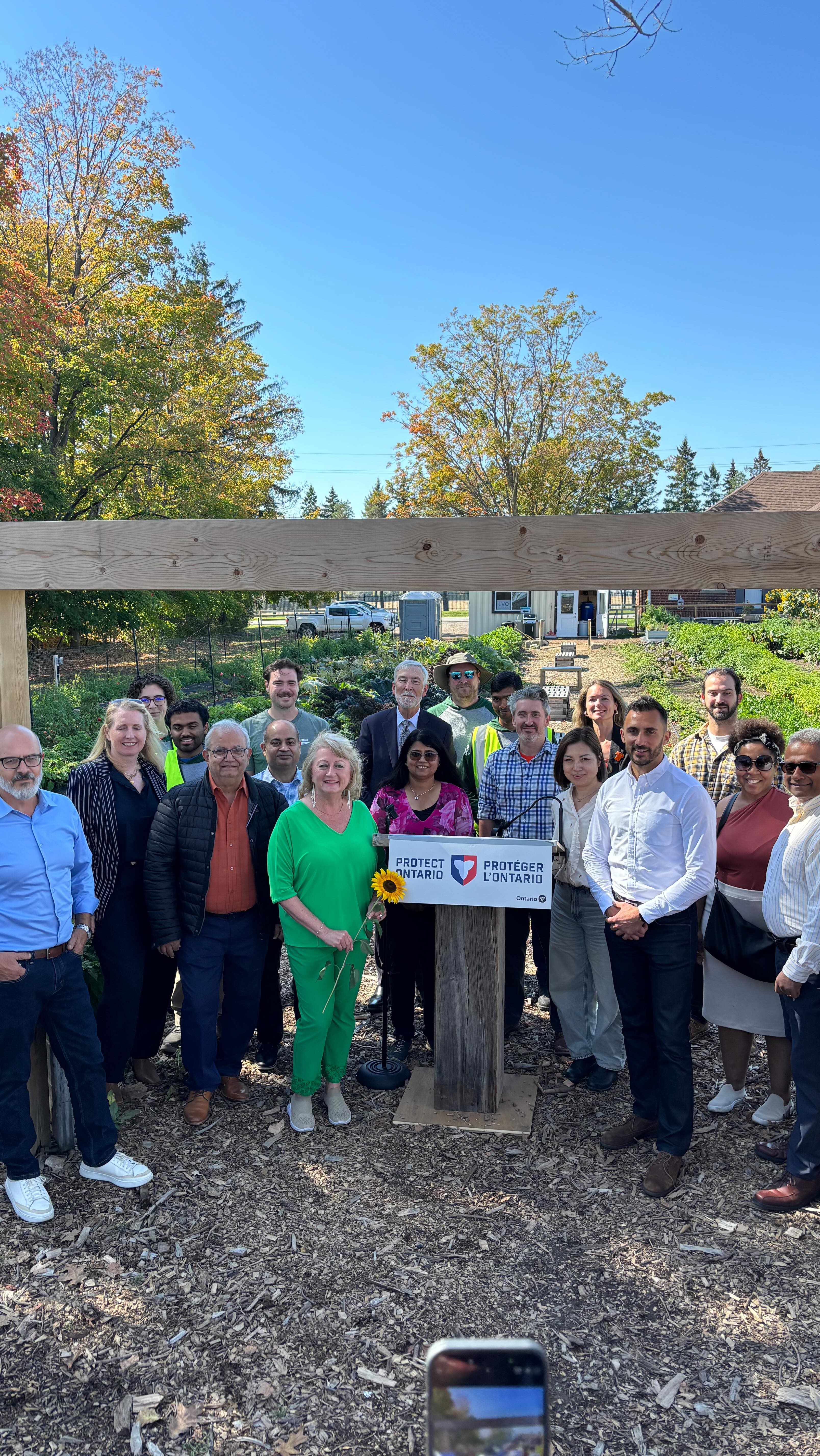 This week we hosted @slecce , @dawngallaghermurphy and @senecapoly for a farm tour and announcement of provincial Skills Development Funding being provided to @stemminds and @borealfarmco to support their continued work around AgriFood and AgriTech. Our space has evolved into a ‘living lab’ where hundreds of students have come to learn about Agri-Innovations over the last two years 🌱 We are excited to continue to support this initiative through our FarmDrop program as well as advancing local food security through education and empowerment!
#localfood #ontag #sustainability #food #farming #agrifood #agritech #skills #workforce