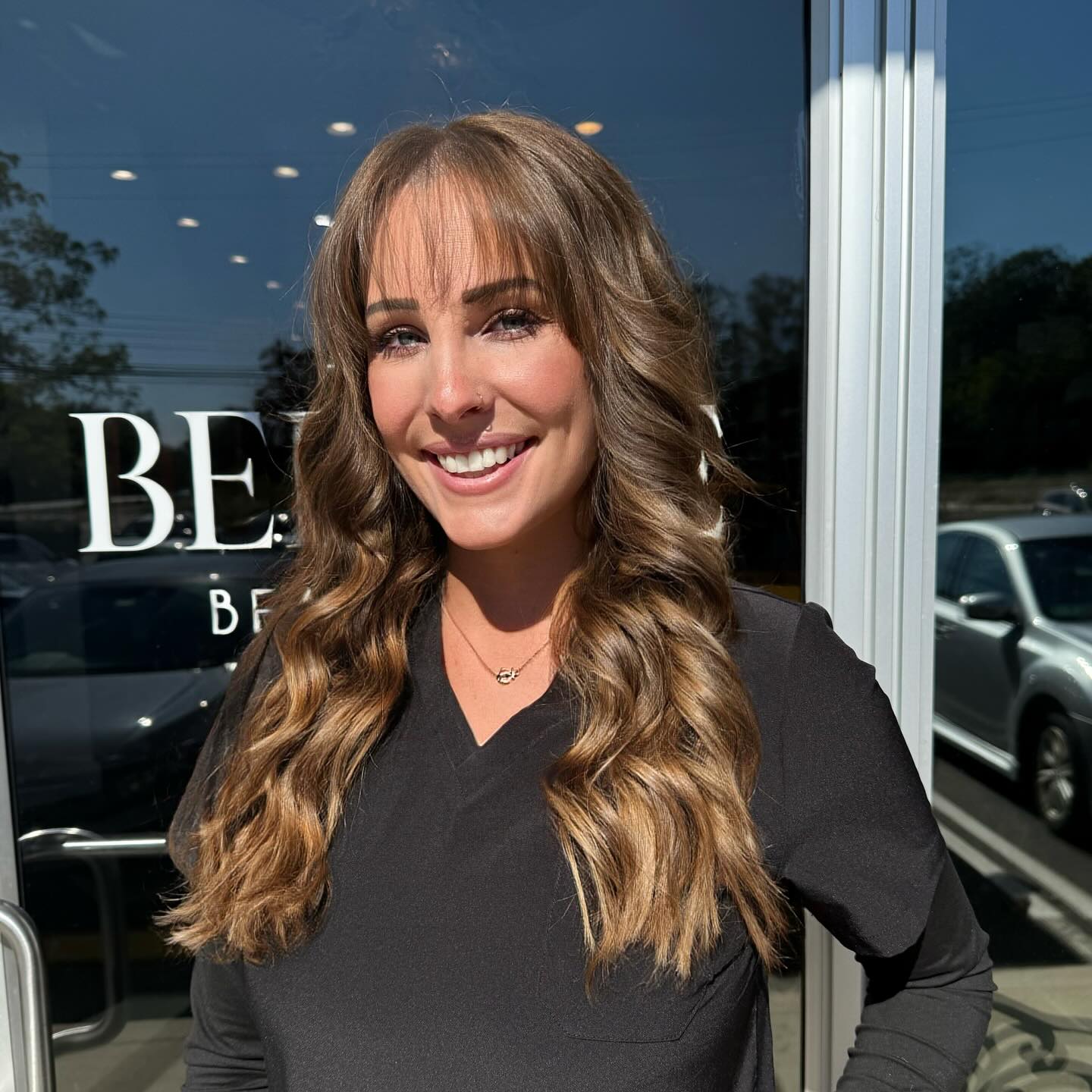 Thinking about BANGS?! 💥
There’s nothing like a fresh fringe to completely transform your look! Whether you want soft, wispy layers to frame your face or a bold blunt cut that makes a statement, bangs instantly add style and personality.
The best part? They can be customized to your face shape and vibe—chic curtain bangs, playful side bangs, or edgy micro bangs.
Let us help you find the perfect fringe for fall!
CUT by @jennyleepizzo
#believebeautyco #bangs #fringe #njsalon #njbesthair #monmouthcounty #paulmitchell #modernsalon #bellamihair #behindthechair #colorist #seagirtsquare #extensions #enhanceyourself #beauty #wallnj
#salonfeeling #sexyhair #lookgoodfeelgood #culture #itasivibe #salonlife #styist #hairdresser