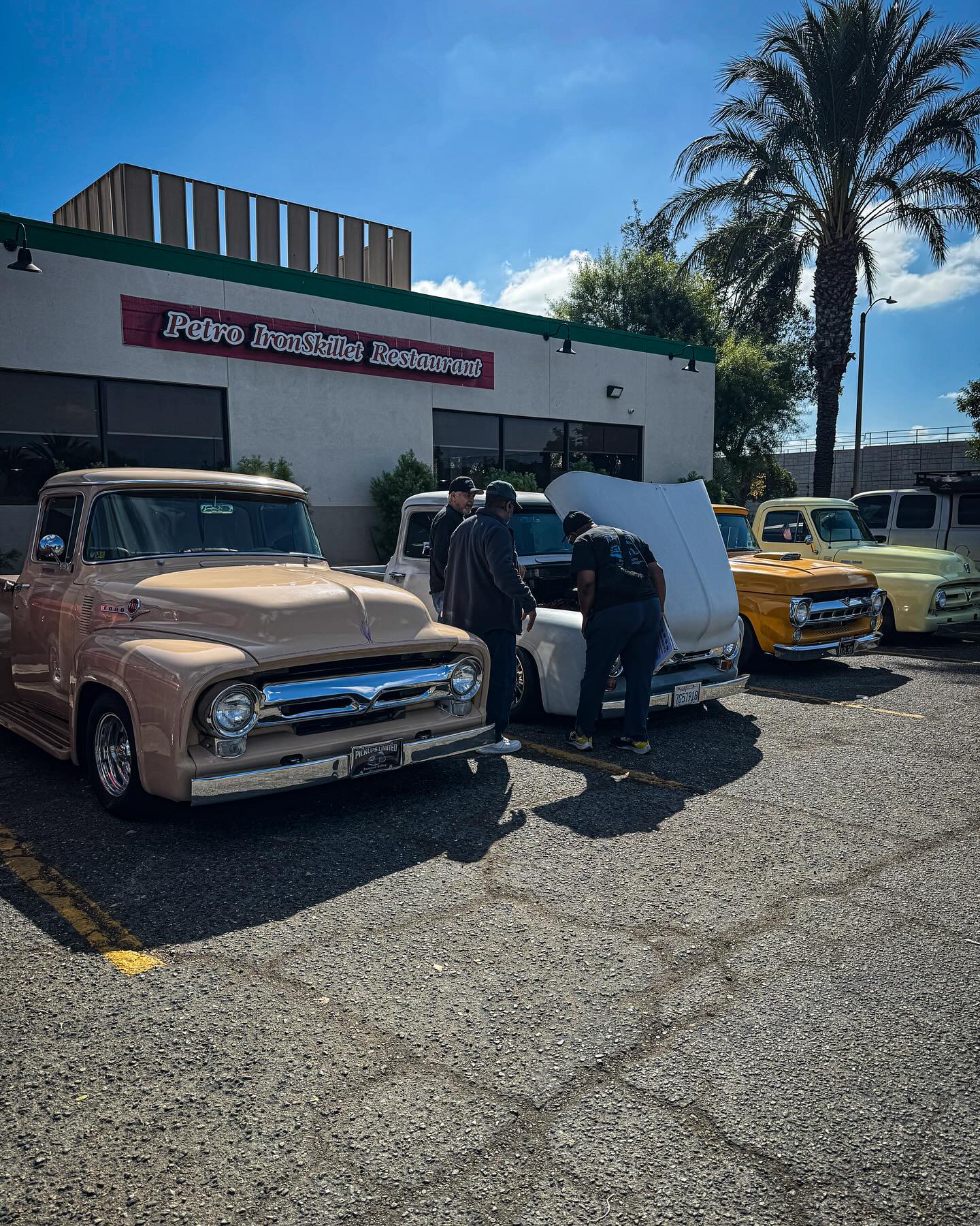New meeting spot, who dis?
We tried out a new club meeting spot at the Petro Iron Skillet. They took good care of us!
#f100 #f100syndicate #f100mob #f100custom #fordf100 #fomoco
48-50: #bonusbuilt #bonusbuiltford
51-52: #f100sharknose
53-56 #fatfender #fatfenderford
57-60 #f100fridge
61-66 #slicksixties #f100slick
62-66 #wrongbed
67-72 #Bumpside #bumpsidenation #bumpsideford
73-79 #dentside #dentsideford #dentside7379 #dentsidenation
80-83 #bullnose #bullnoseford
@pickupslimitedpv @pickipslimited @pul.oc @pickupslimitedsd
@hotf100