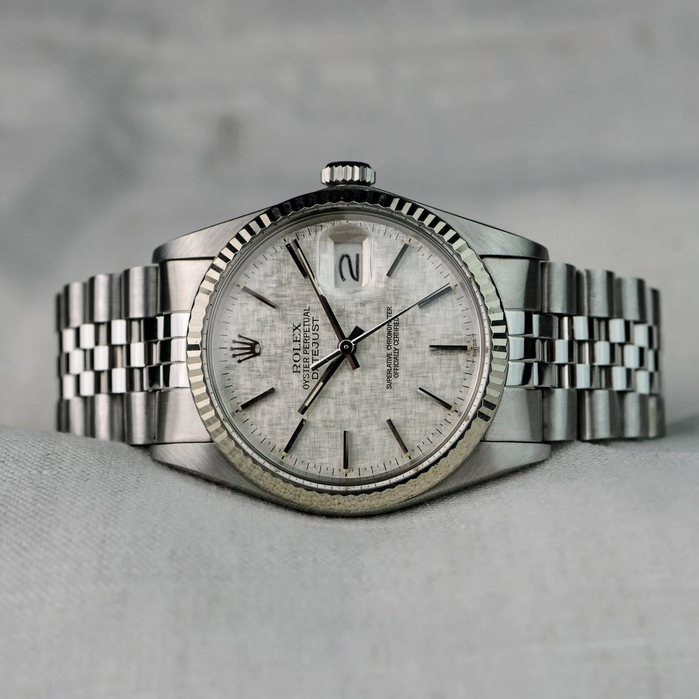 Rolex Datejust 36 'linen'
⌚️ Ref. 16014
⌚️ Watch only
⌚️ Amazing condition
⌚️ Year: 1984
#Rolex #Datejust #watch