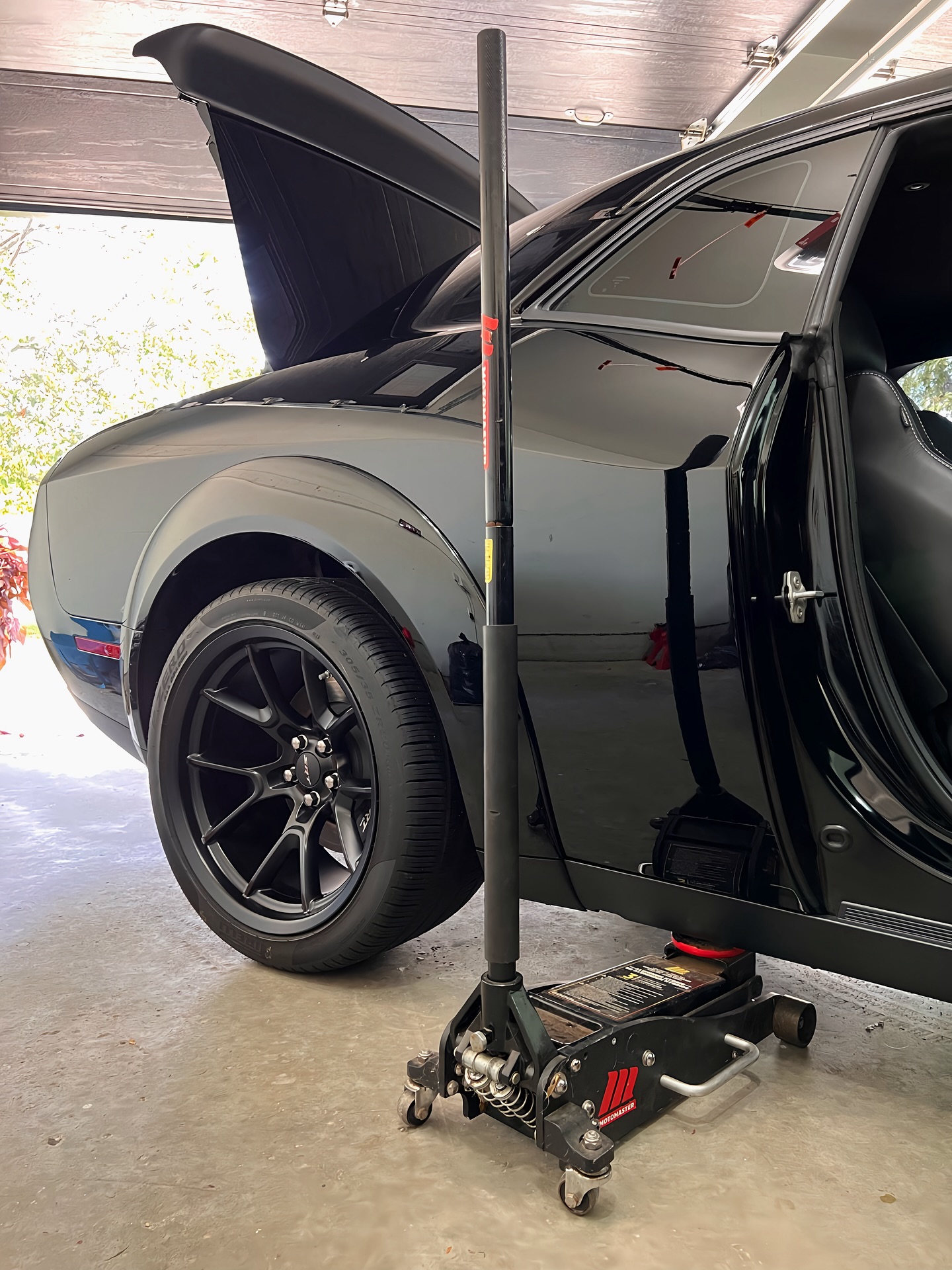 🖤 Blacked-out perfection in progress — 2022 Challenger Hellcat Redeye Jailbreak. Wheels off for a meticulous IGL ceramic coating on drums, faces, calipers, and suspension. Every detail protected. Every angle elevated.
🔪 We cut paint, not corners.
🔒 Enquire today about our exclusive Private Client List for collectors and enthusiasts.
📍 Luxe Auto Spa – trusted internationally (Australia, USA, Alberta & Toronto).
📧 luxeautomotivespa@gmail.com
📲 647-216-5056
#HellcatRedeye #Jailbreak #IGLCoatings #CeramicCoating #LuxeAutoSpa #TorontoCars #CarCollectors #LuxuryDetailing #KenzoCeramic